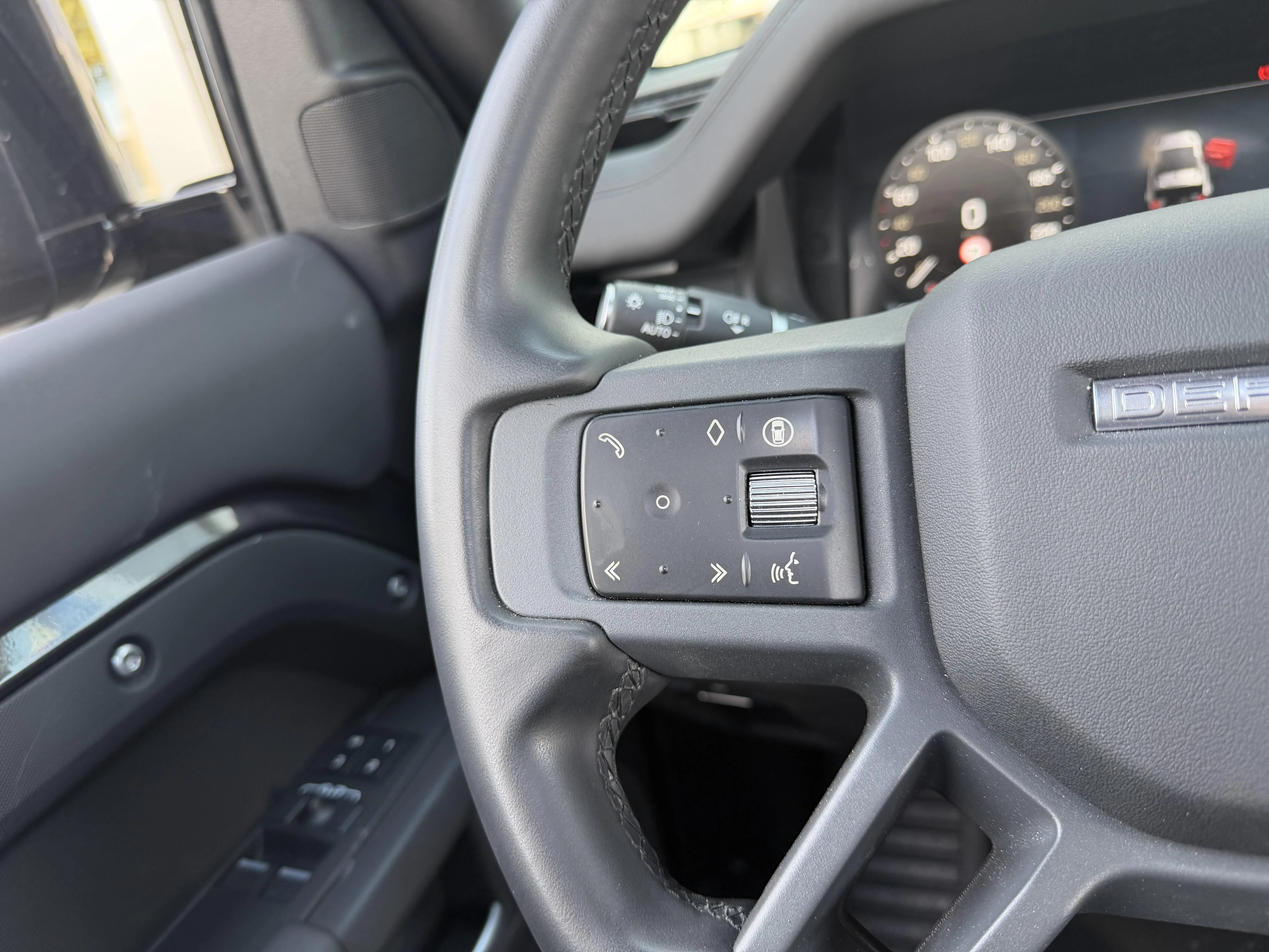 Land Rover-Defender-image-17