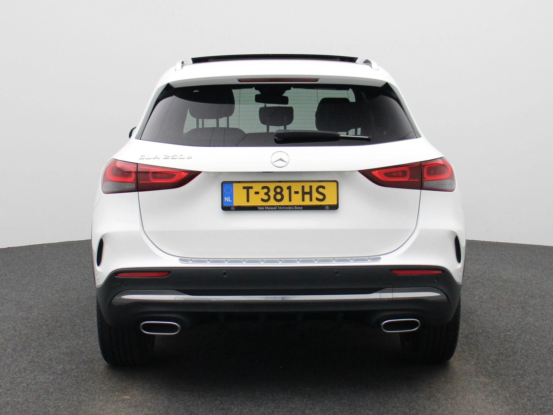Mercedes-Benz-GLA-image-6