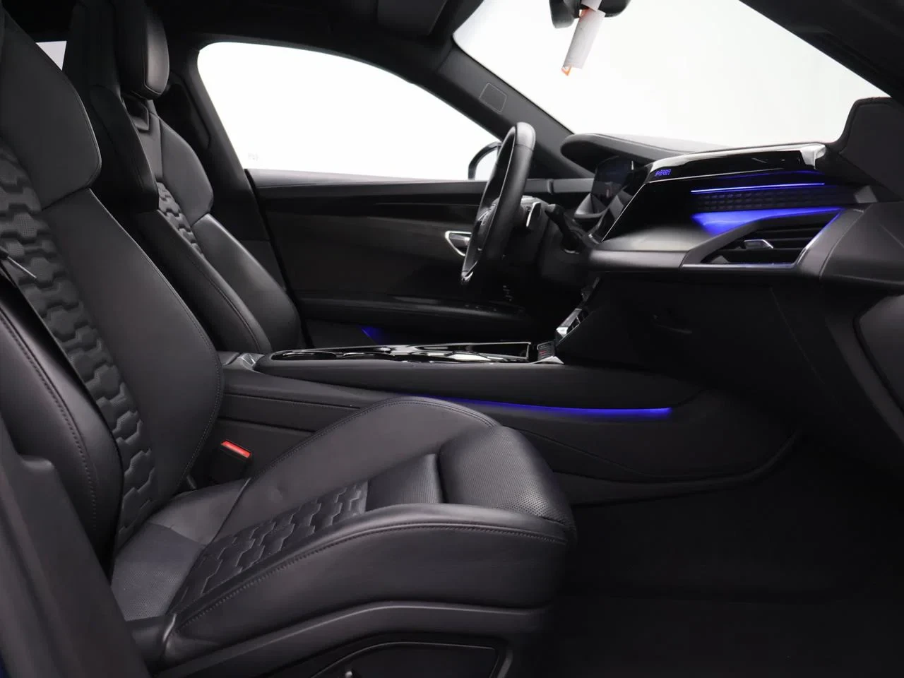 Audi e-tron GT Audi e-tron GT QUATTRO 476PK *AUTOMAAT*LEDER*PANODAK*SPORTZETESL*B&O*CAMERA*ACC*NAVI*APP-CONNECT*...*