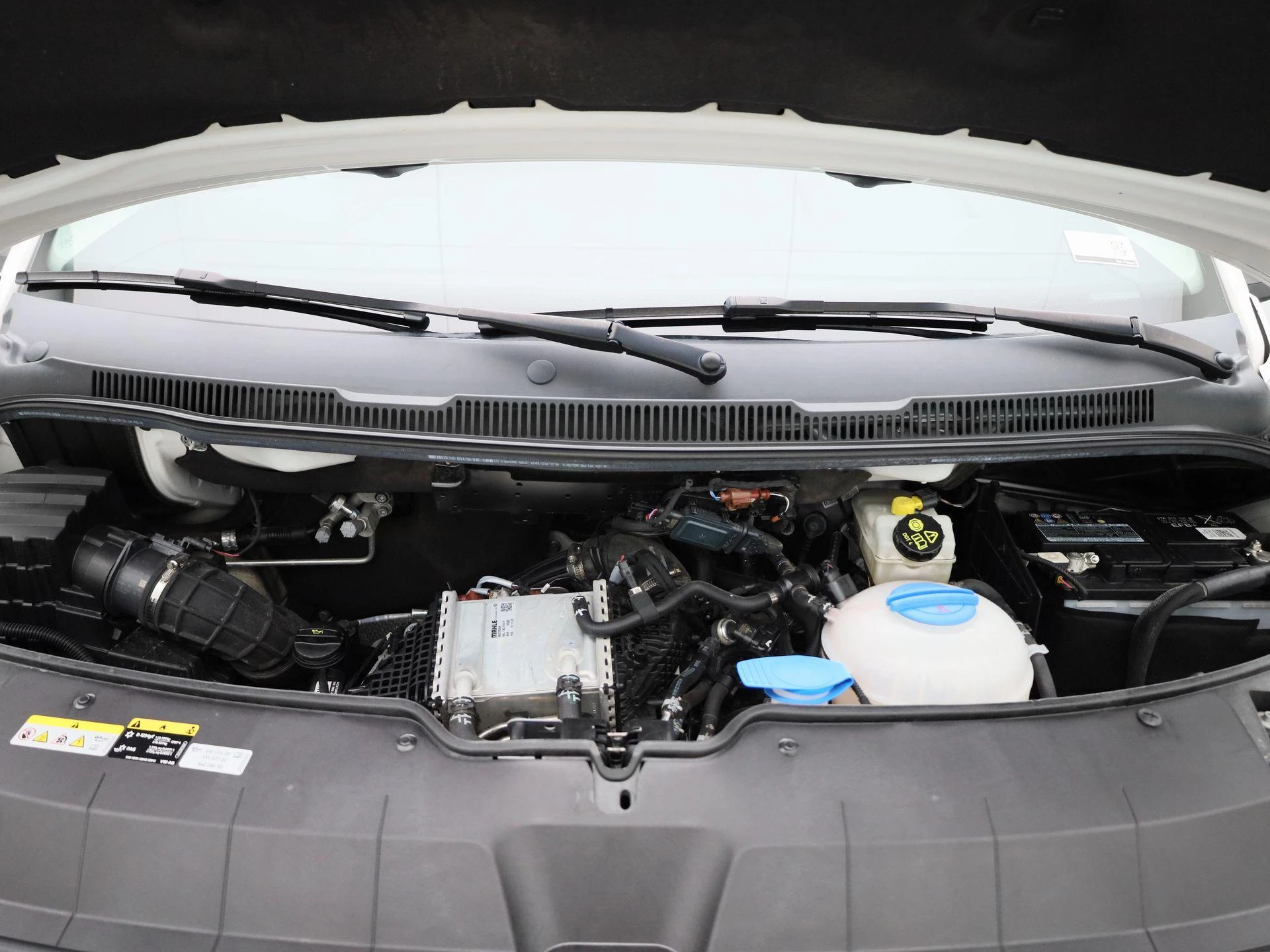 Volkswagen-Transporter-image-32