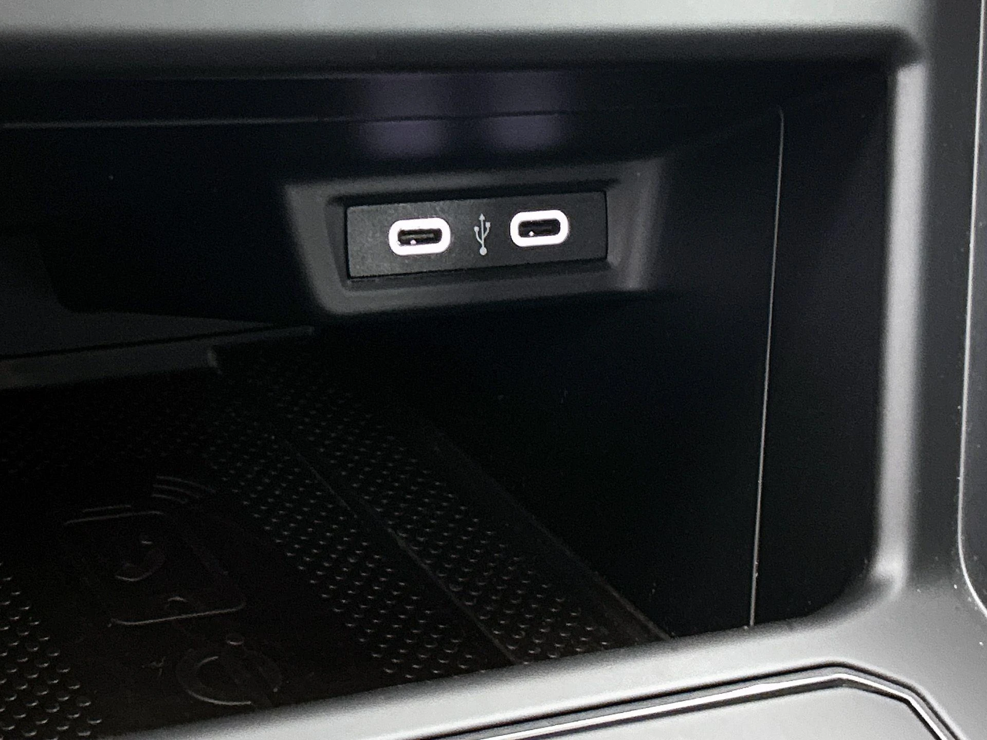 Volkswagen-Polo-image-33