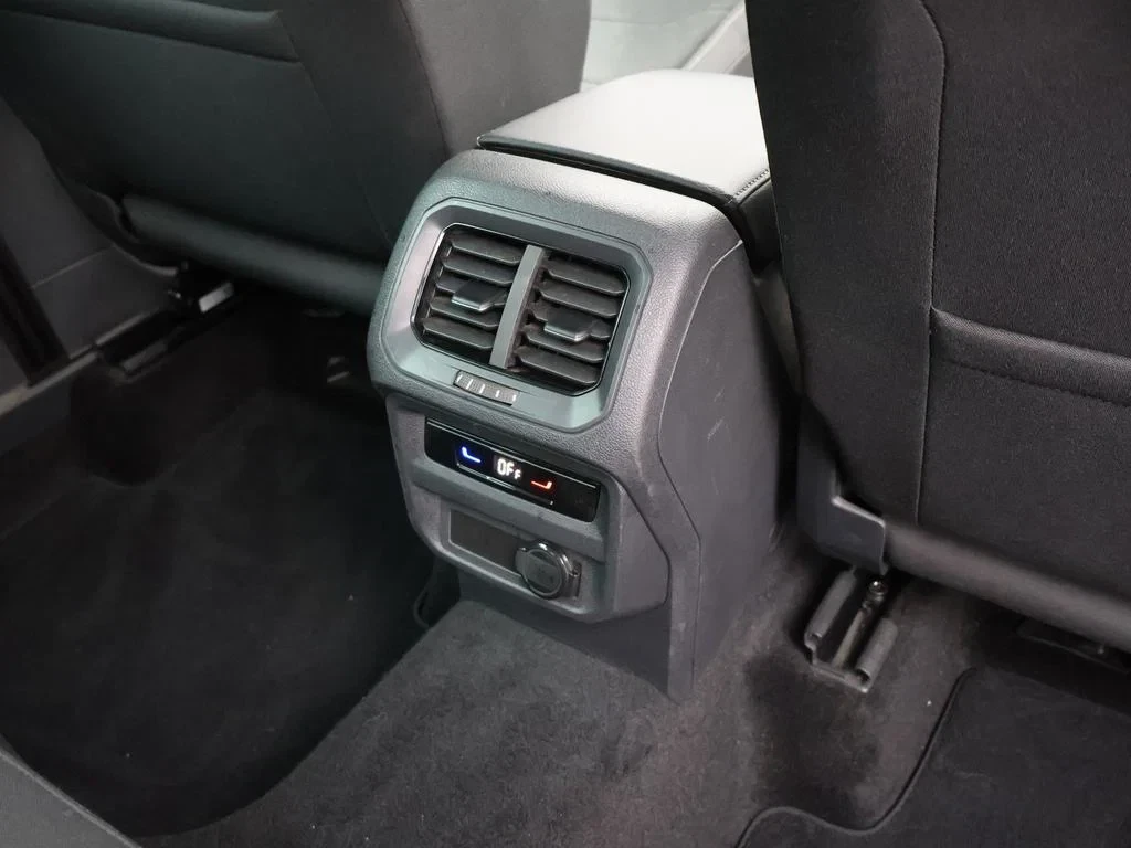 Volkswagen-Tiguan-image-10