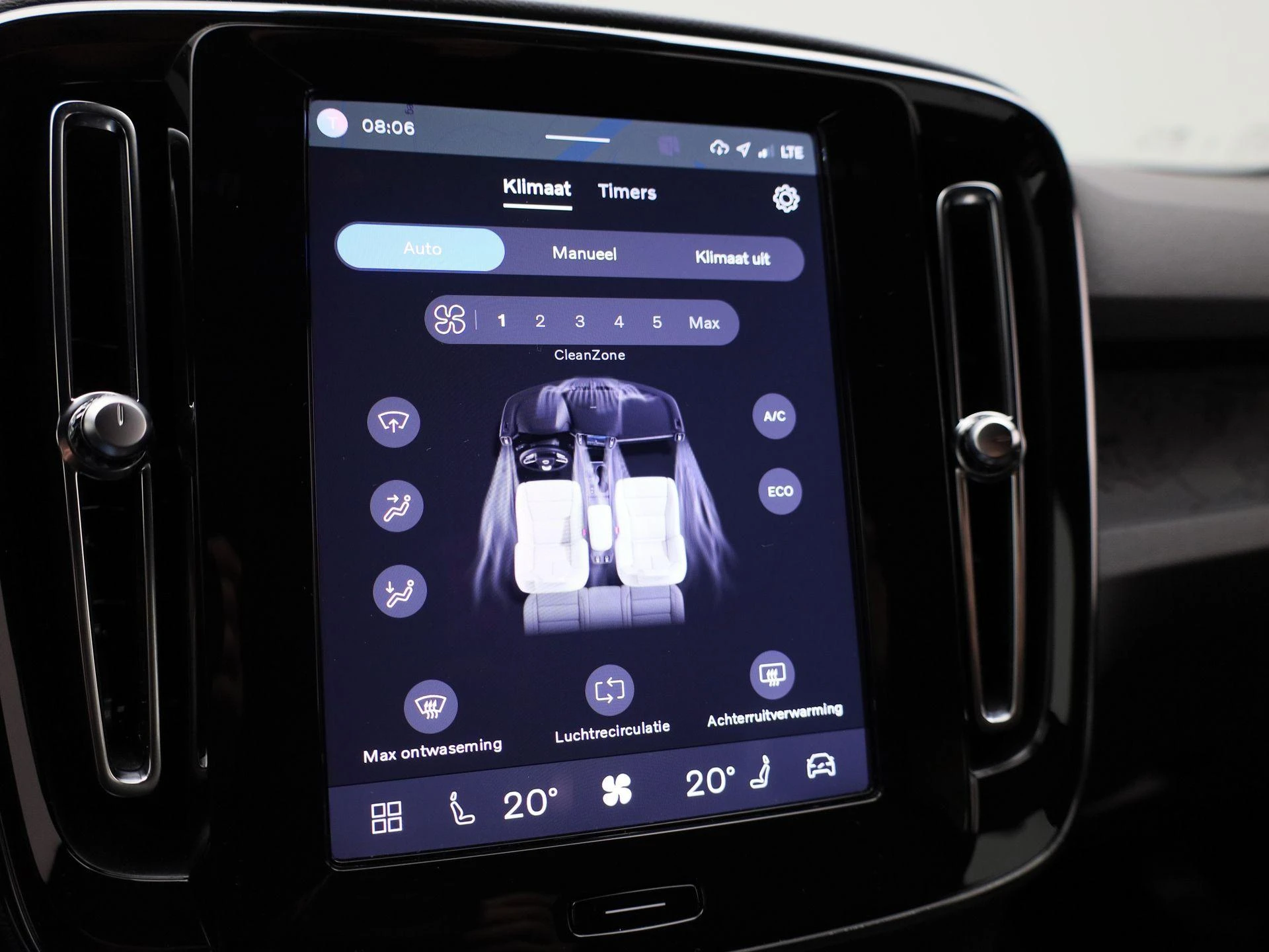 Volvo-XC40-image-20