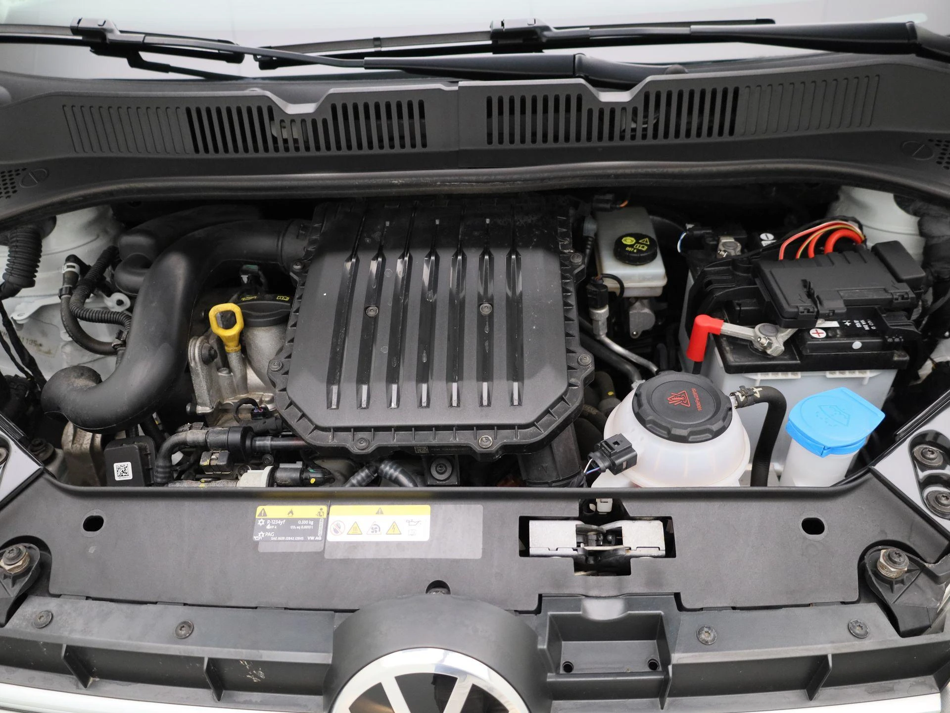 Volkswagen-up!-image-24