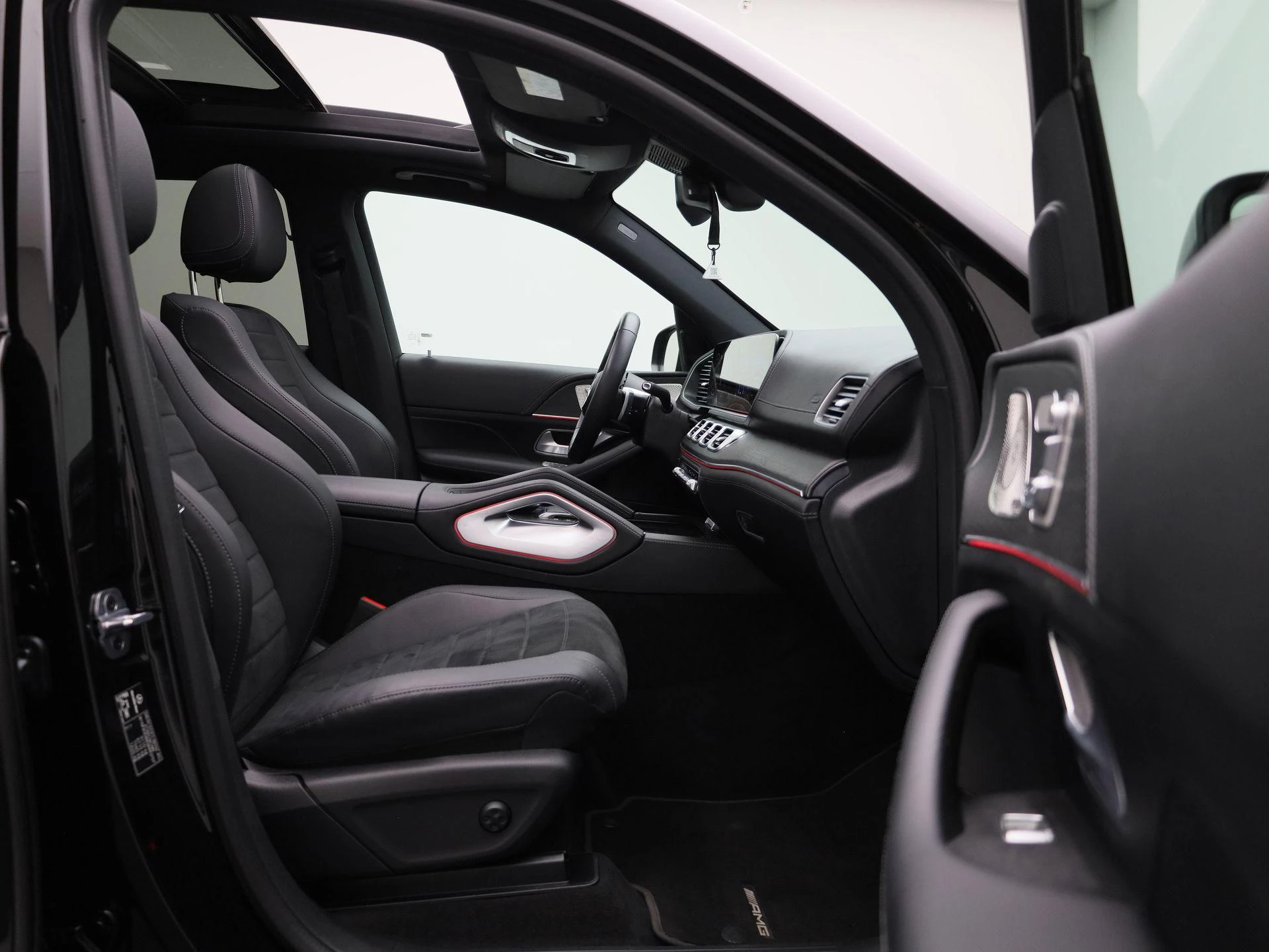 Mercedes-Benz-GLE-image-49