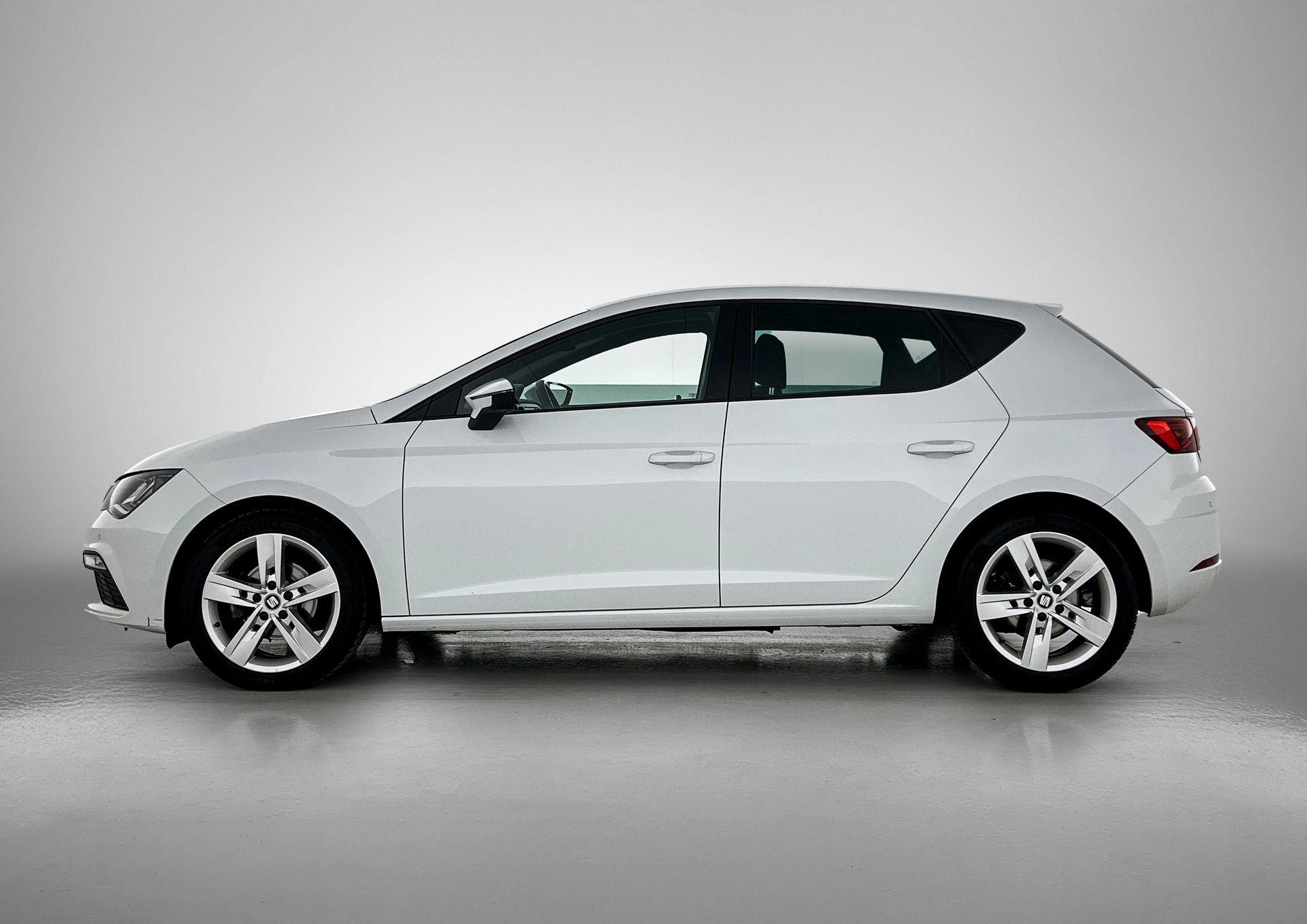 SEAT-Leon-image-1