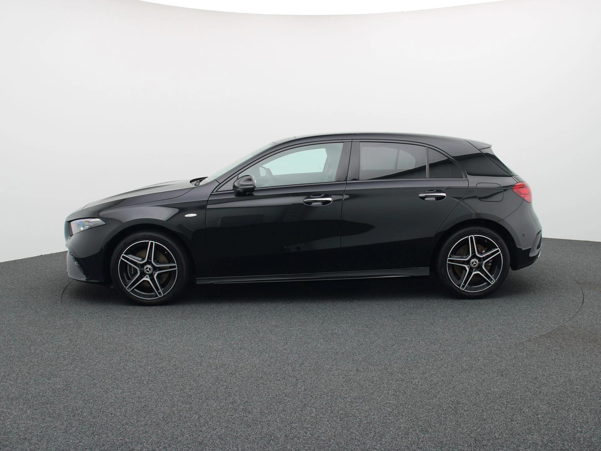Mercedes-Benz-A-Klasse-image-3