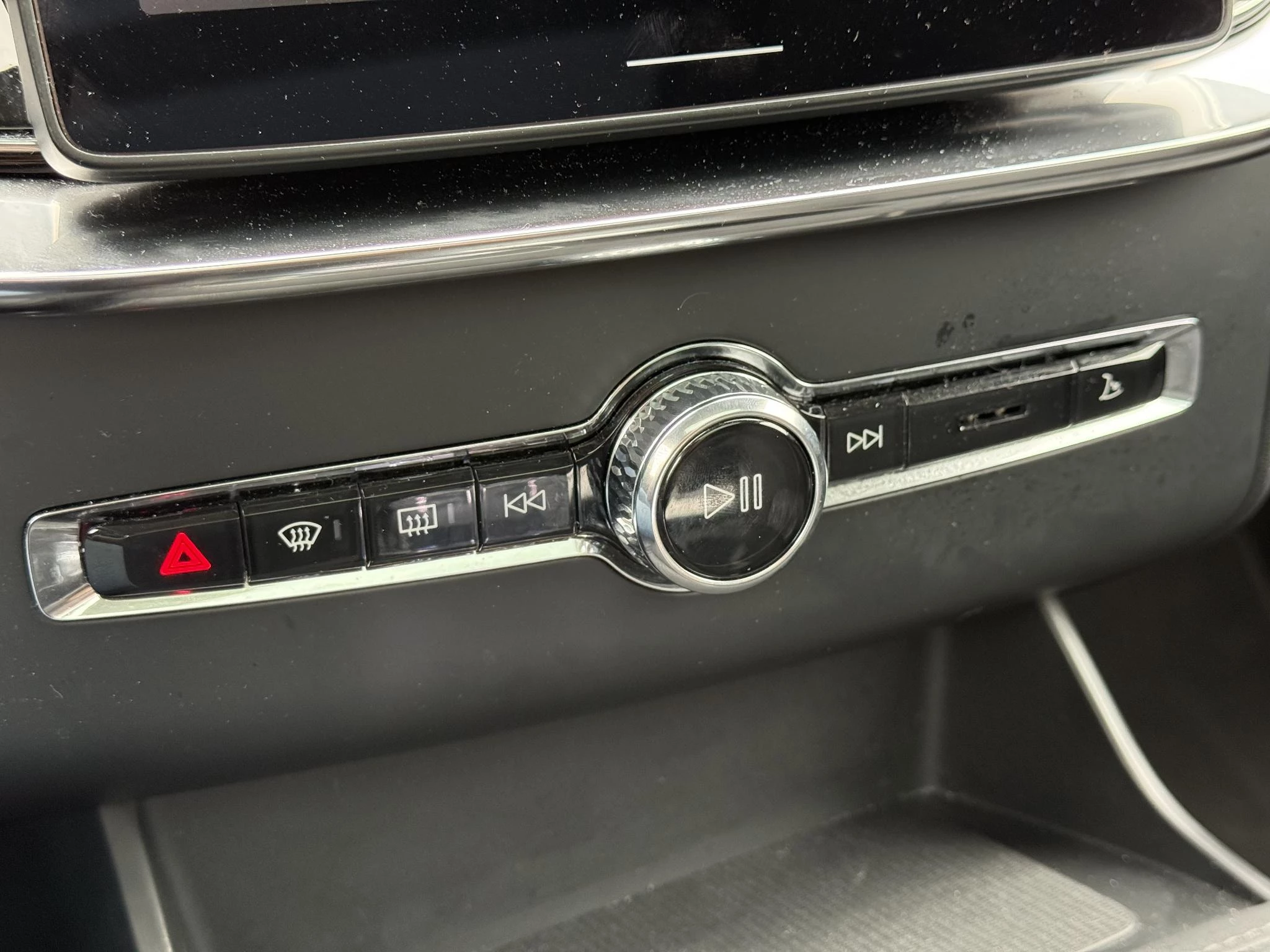 Volvo XC90 T8 Plug-in hybrid AWD Ultra Dark