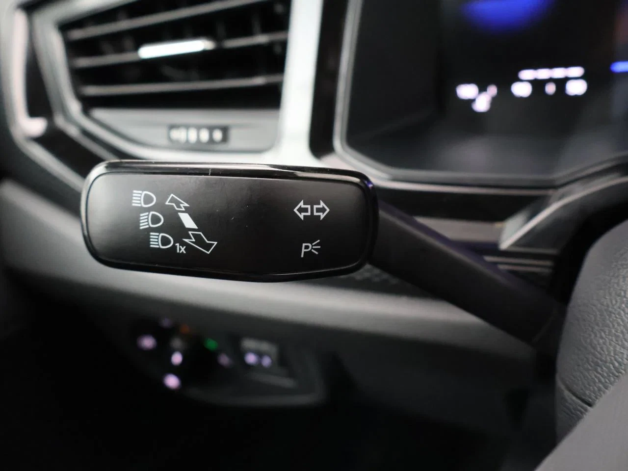 Volkswagen-Polo-image-19