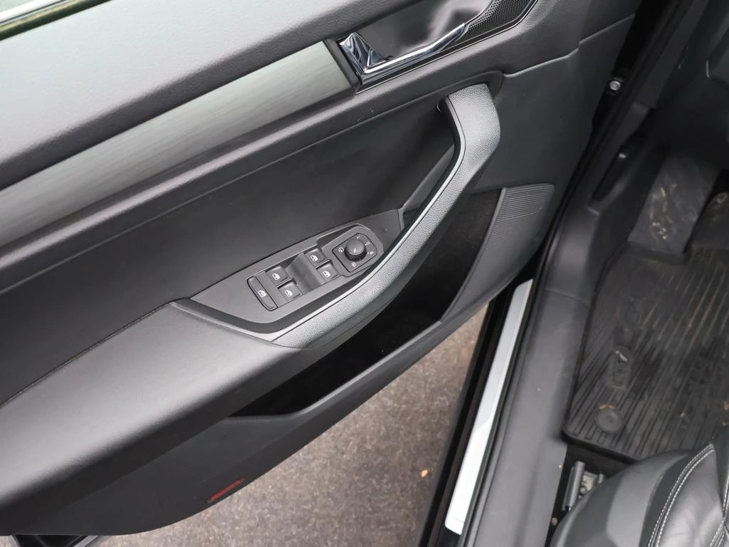 Škoda Kodiaq Kodiaq Clever 1.5TSI 150PK *AUTOMAAT*PANODAK*LEDER*CAMERA*PDC*CRUISE*NAVI*VIRTUAL COCKPIT*...*