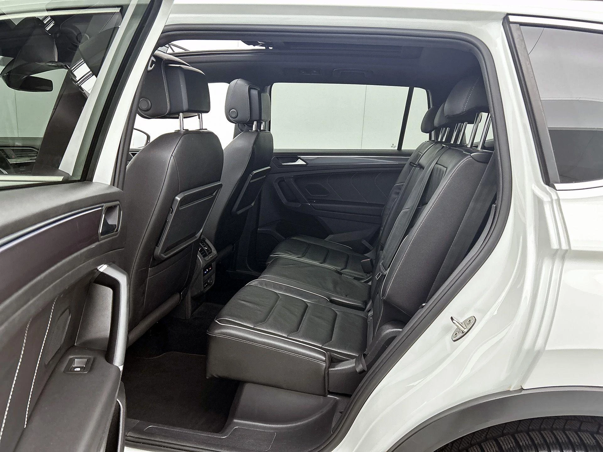 Volkswagen-Tiguan Allspace-image-26