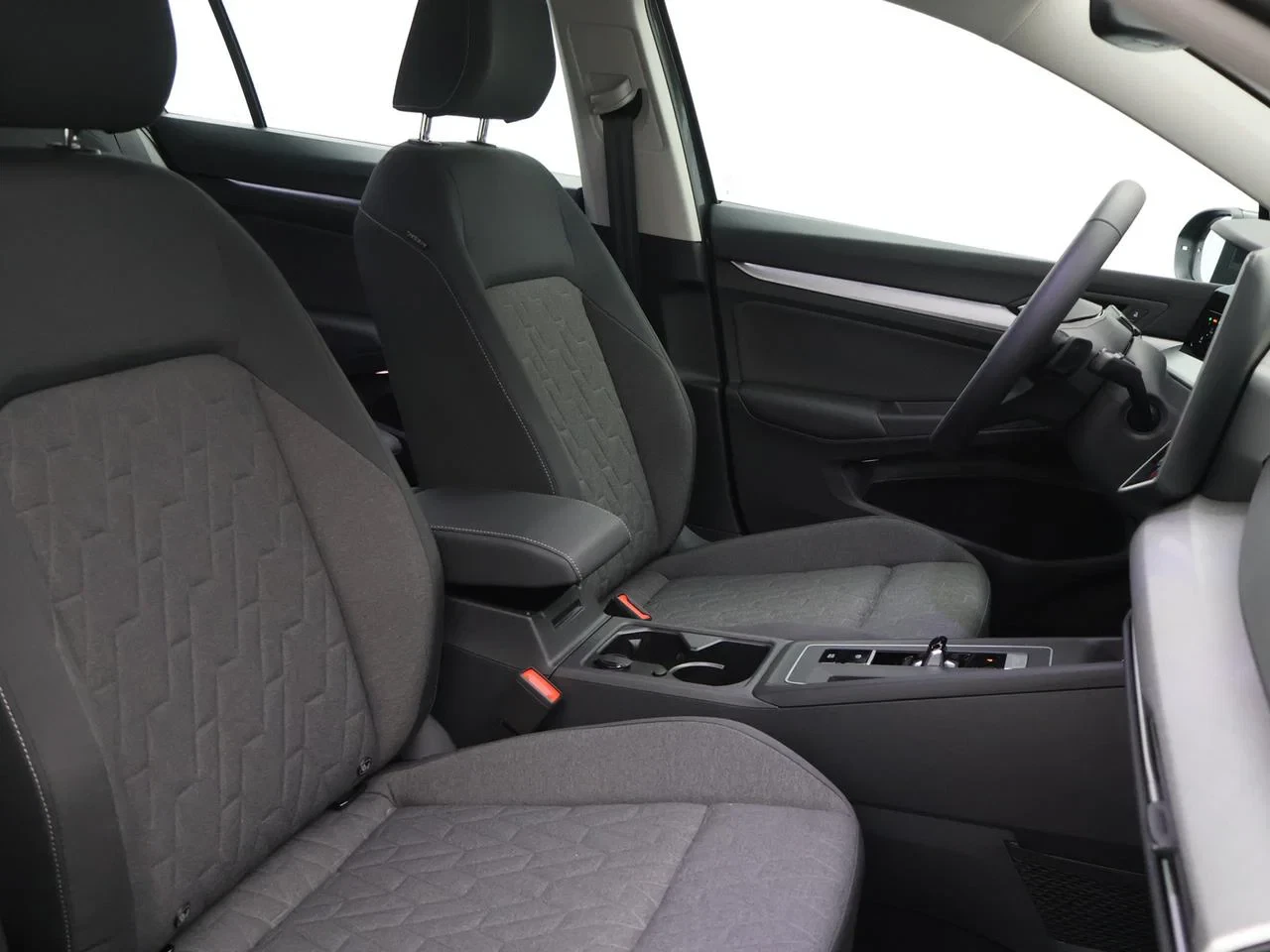 Volkswagen-Golf-image-17