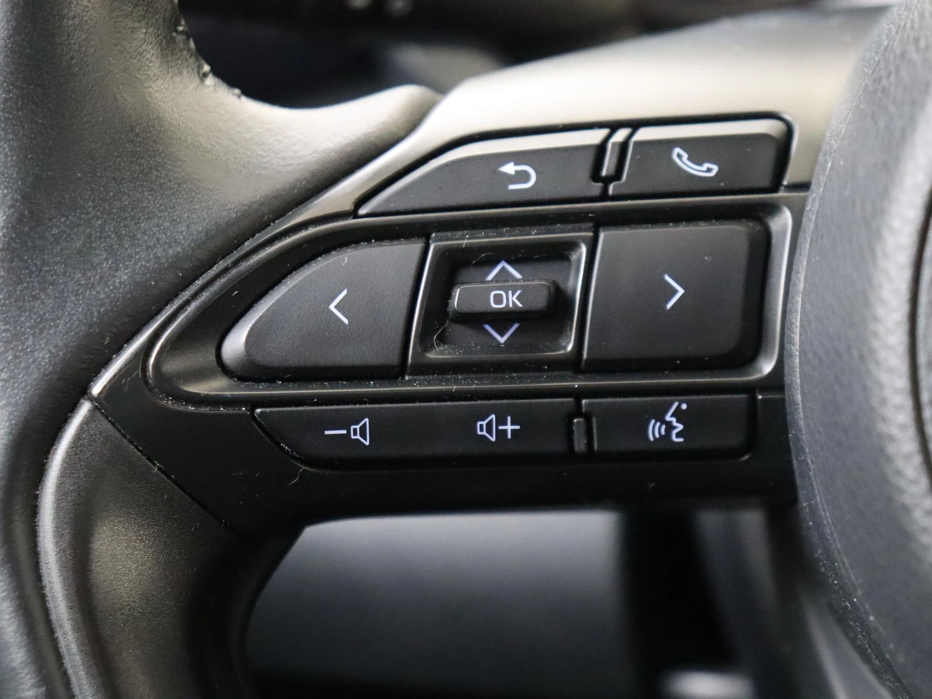 Toyota-Yaris-image-16