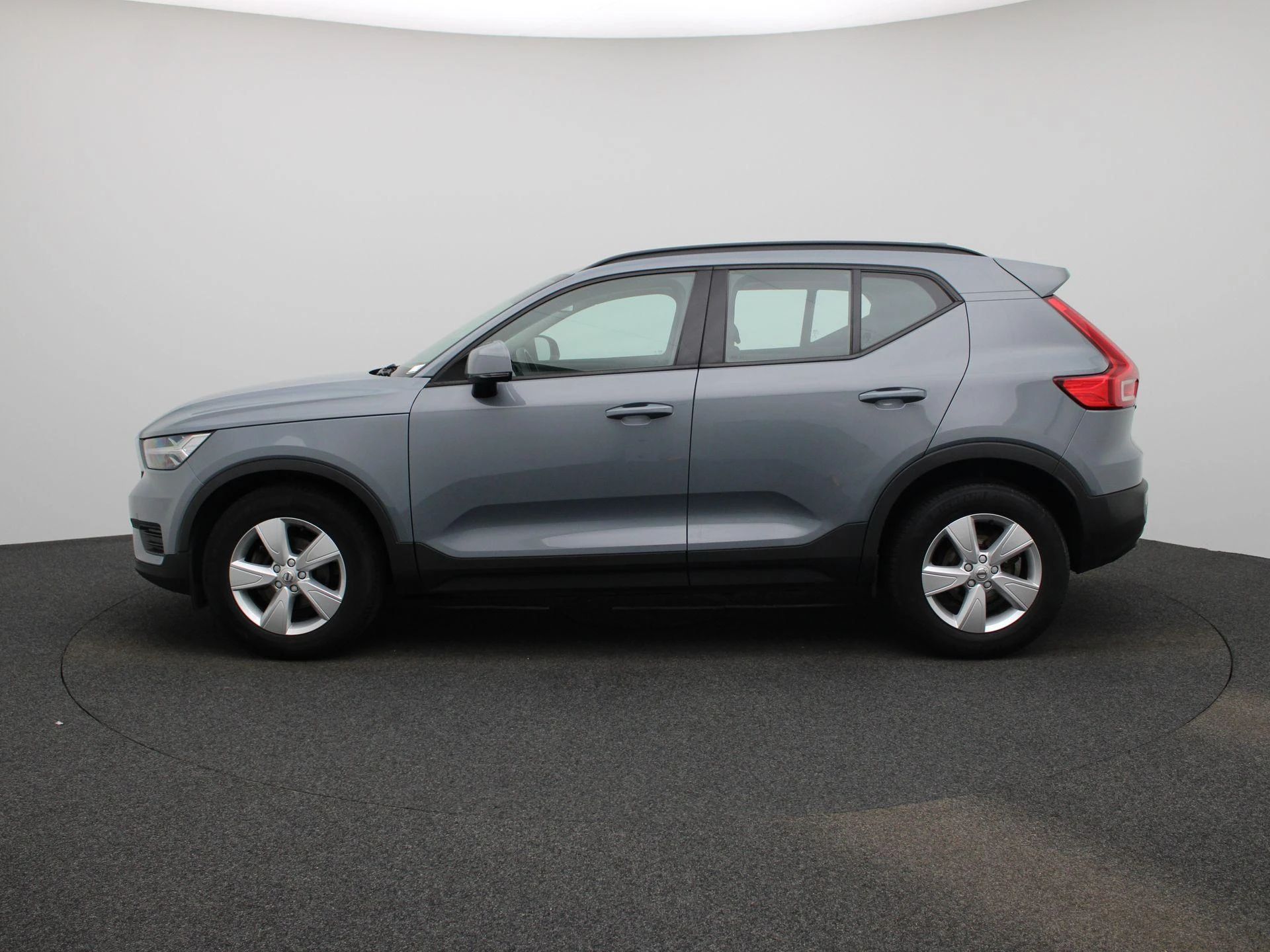 Volvo-XC40-image-3