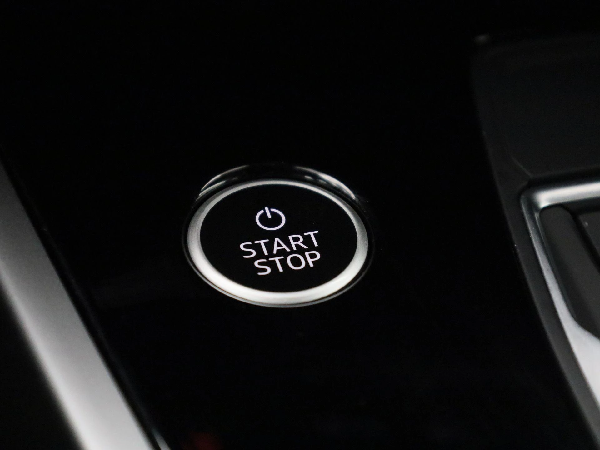 Audi-Q4 e-tron-image-24