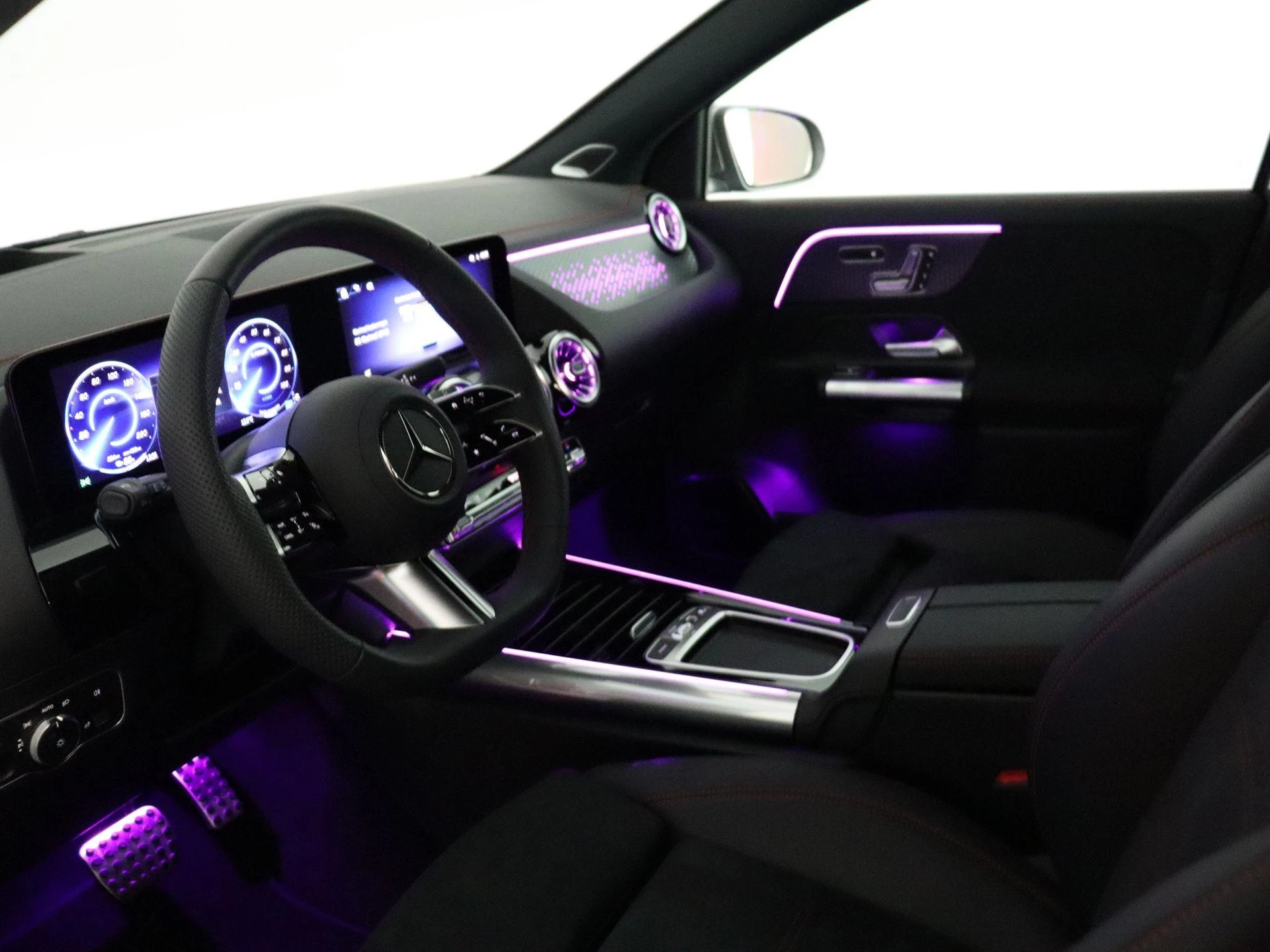 Mercedes-Benz EQA 250+ Star Edition + AMG + PANO DAK + BURMESTER + TREKHAAK + HEAD UP