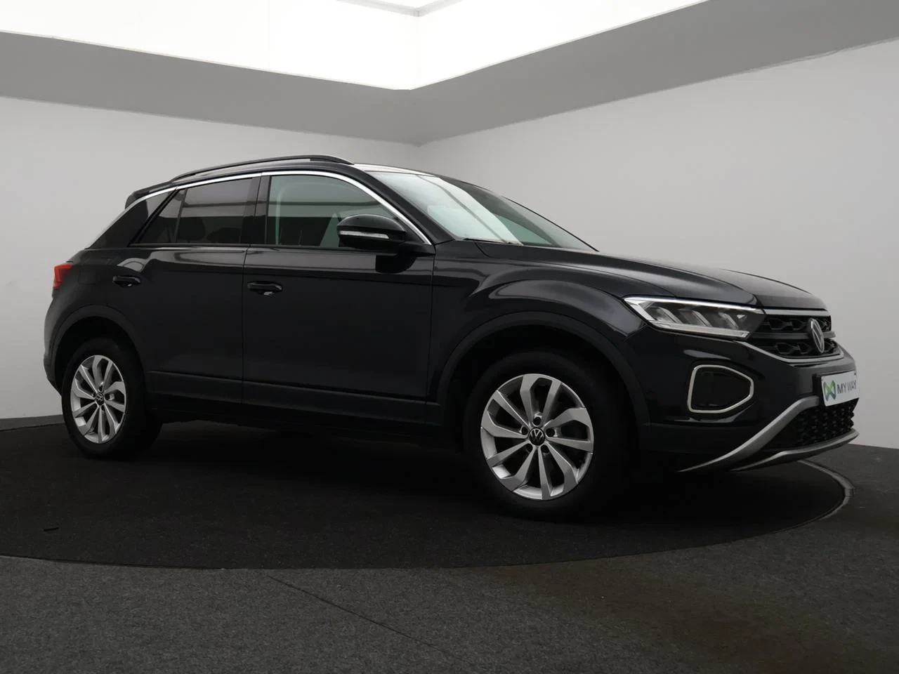 Volkswagen-T-Roc-image-20