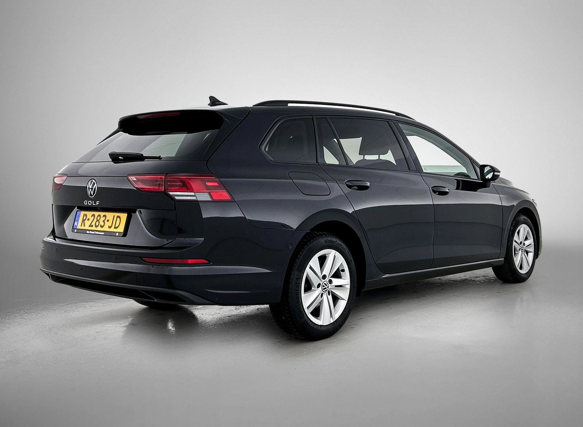 Volkswagen-Golf-image-3