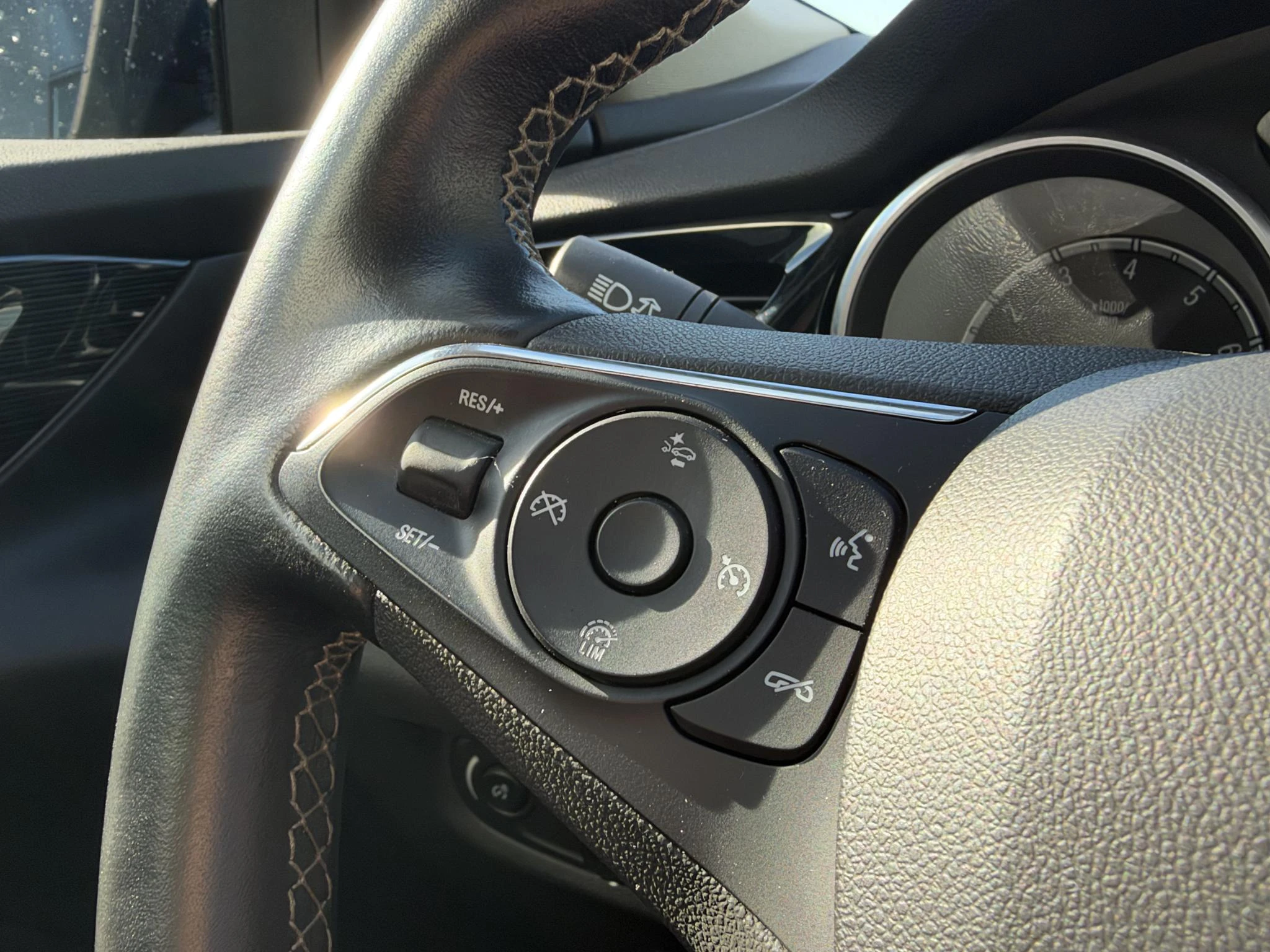 Opel-Insignia-image-2