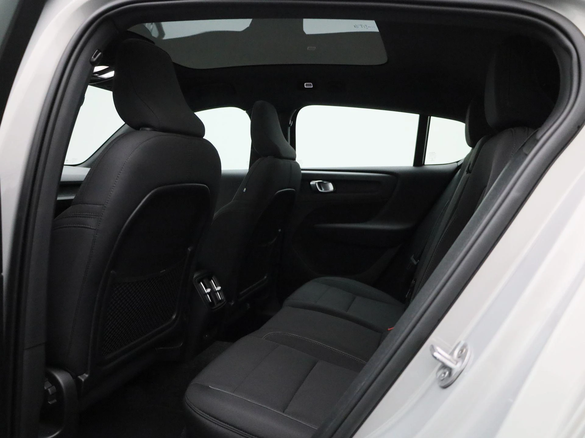 Volvo-C40-image-11