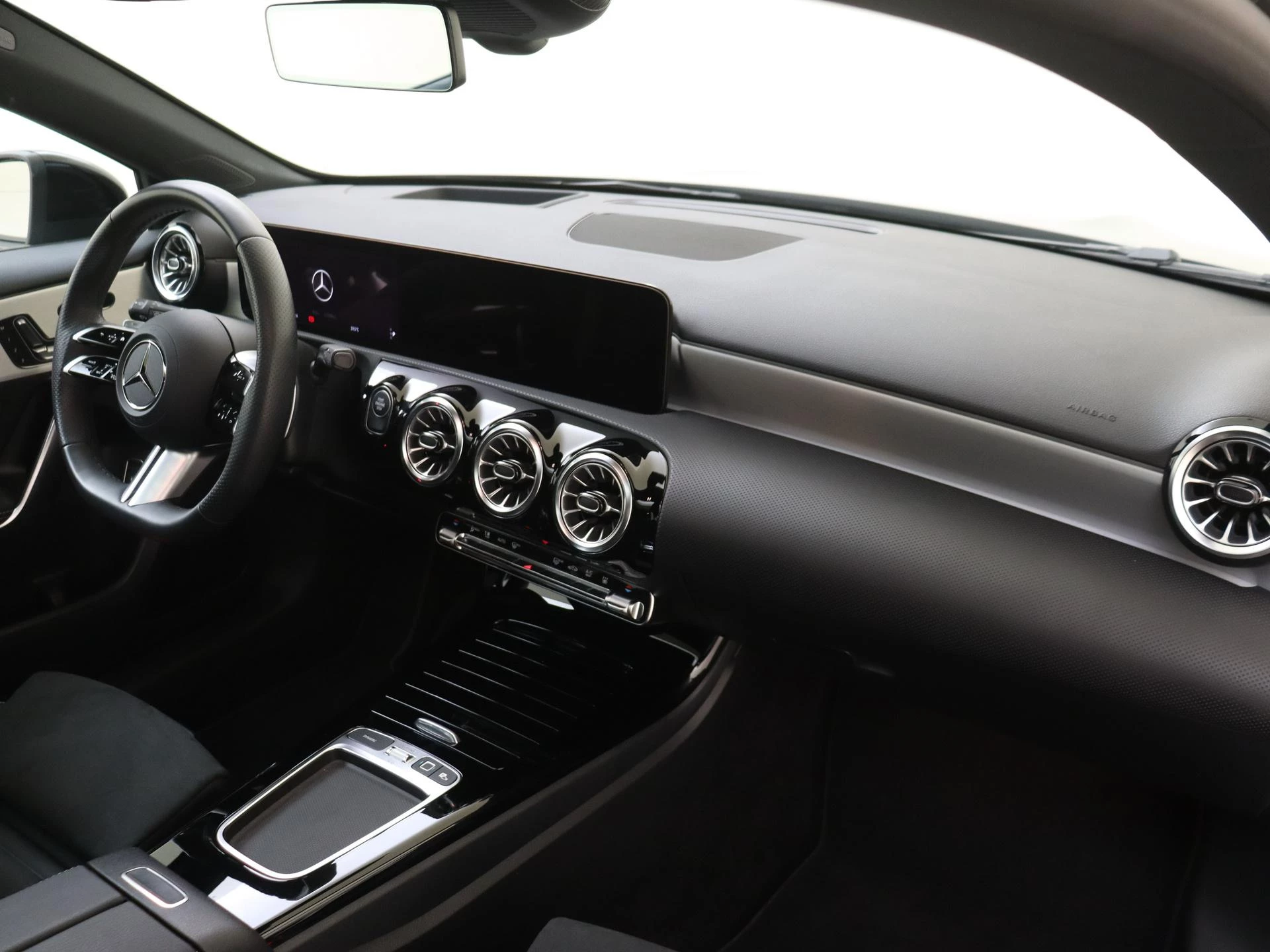 Mercedes-Benz A-Klasse 250 e Business Solution AMG
