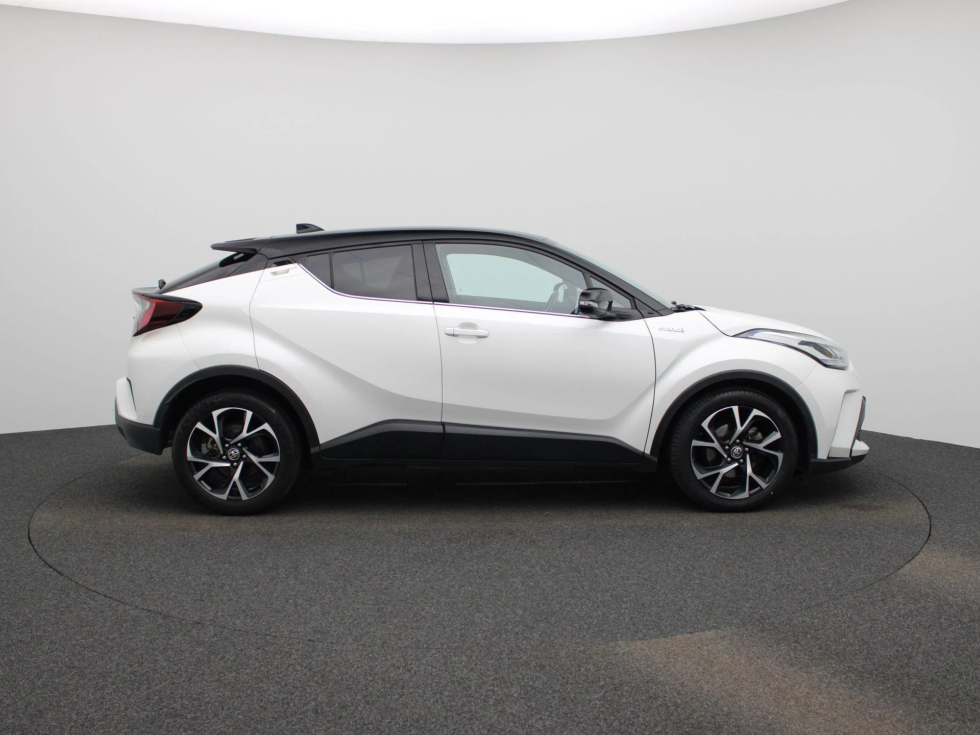 Toyota-C-HR-image-5
