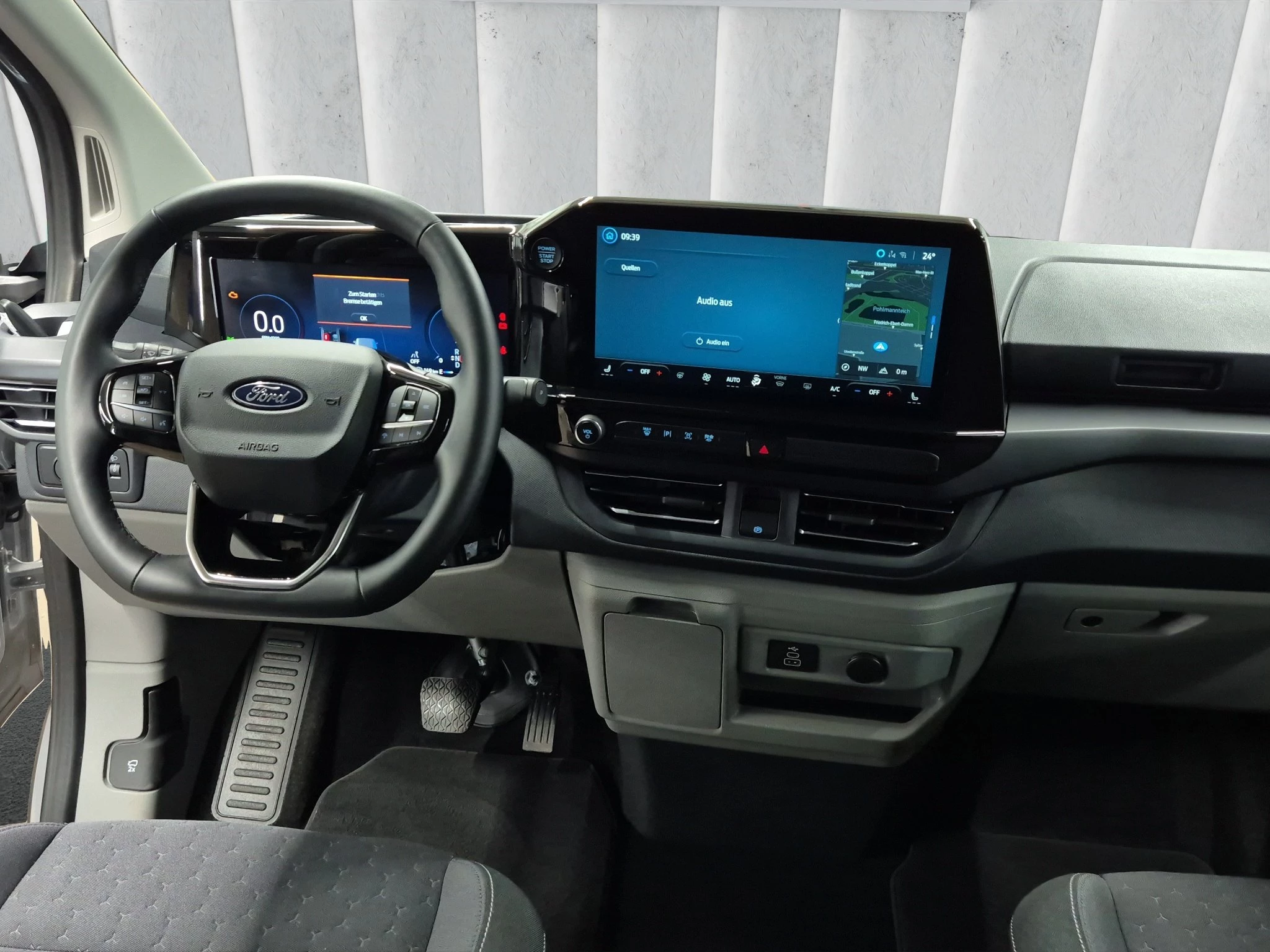 Ford Tourneo Custom Titanium L1 Aut.*AHK*NAVI*LED*SHZ*LRHZ*WSH