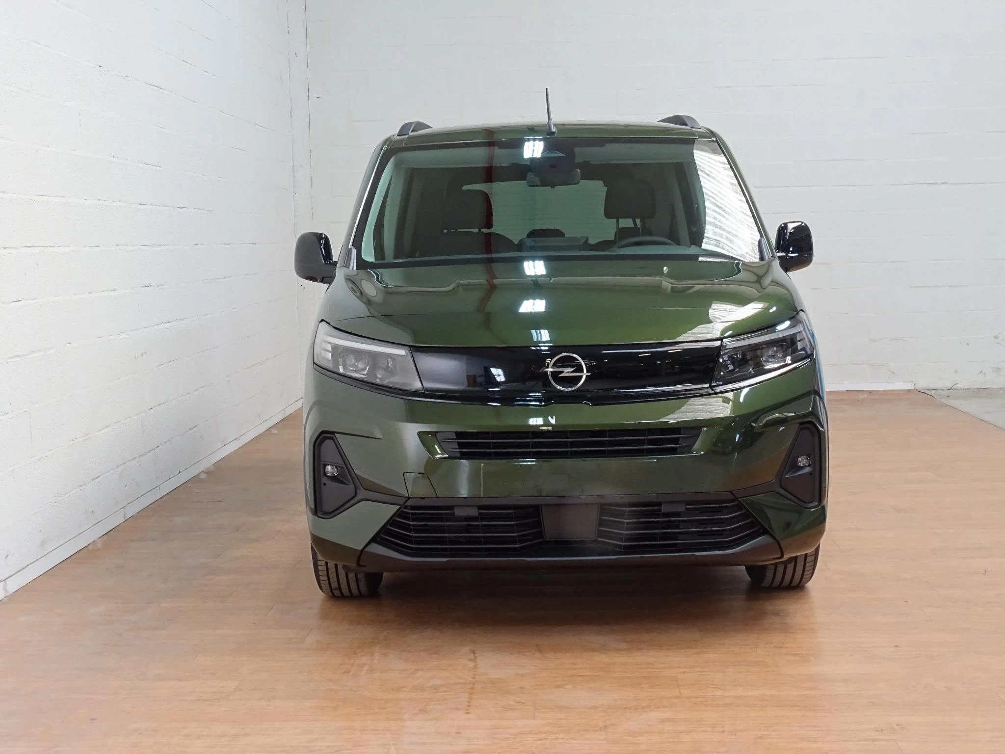 Opel-Combo Life-image-8