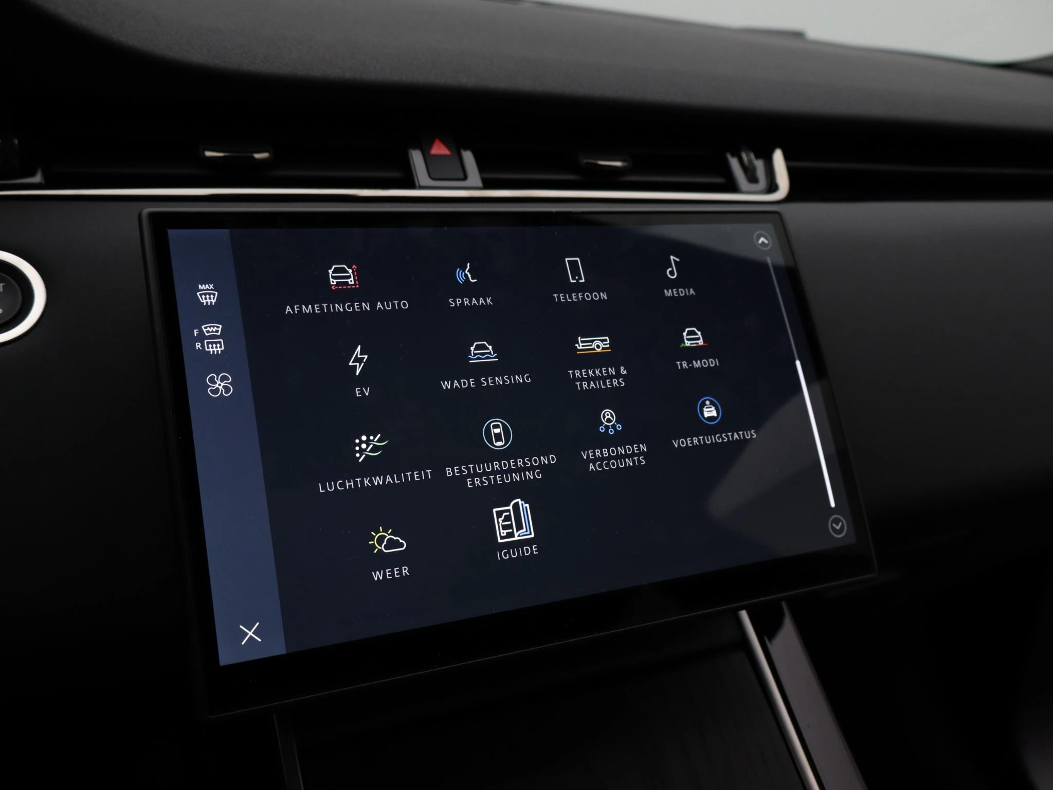 Land Rover-Range Rover Evoque-image-23