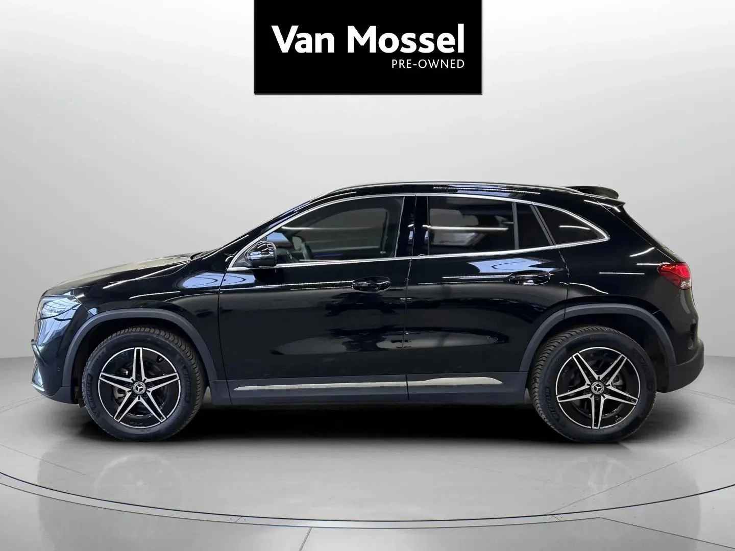 Mercedes-Benz-EQA-image-7