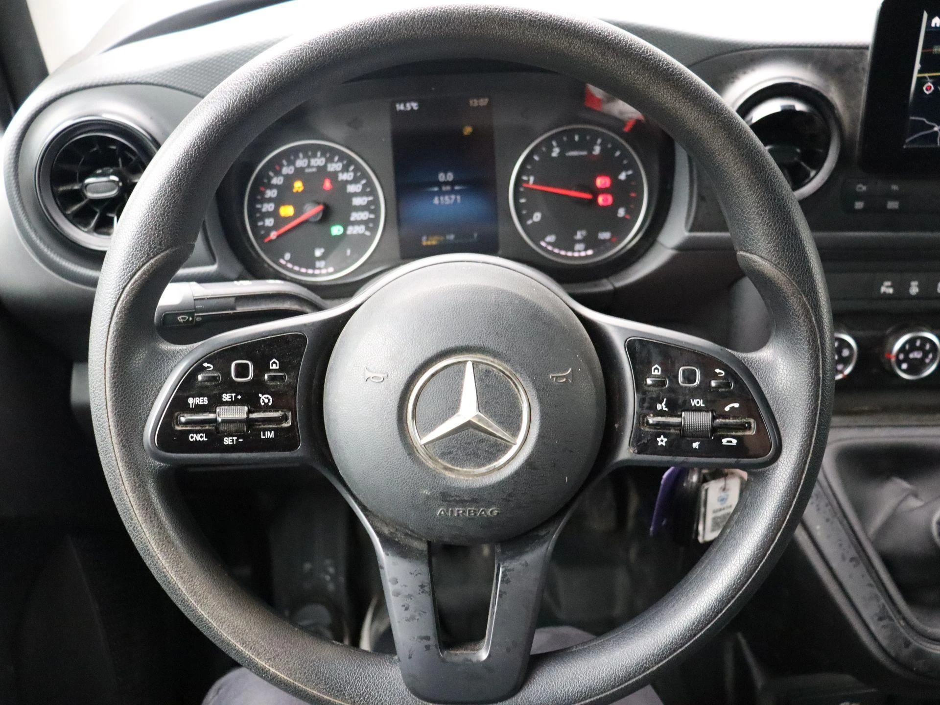 Mercedes-Benz-Citan-image-12