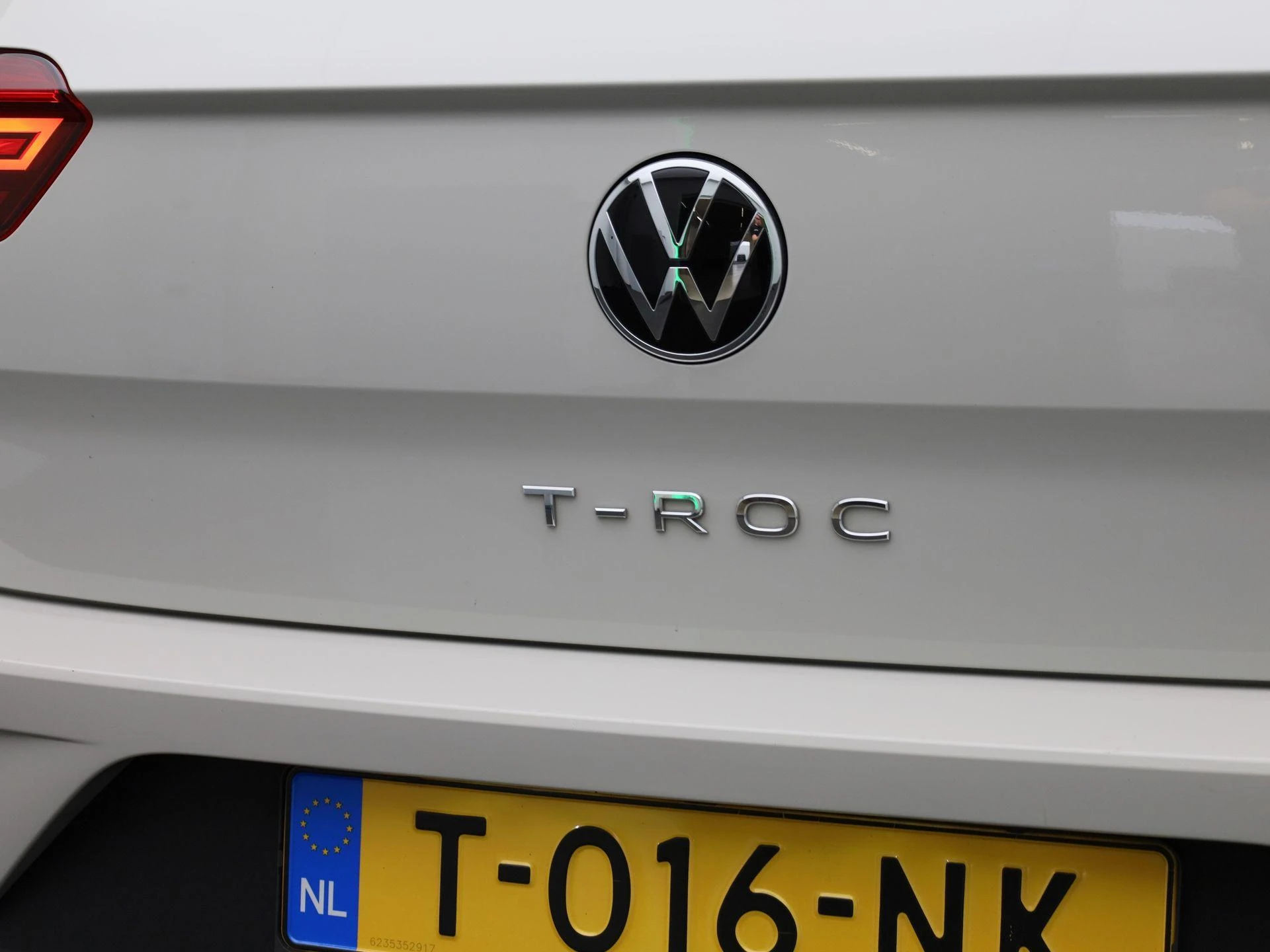 Volkswagen-T-Roc-image-40
