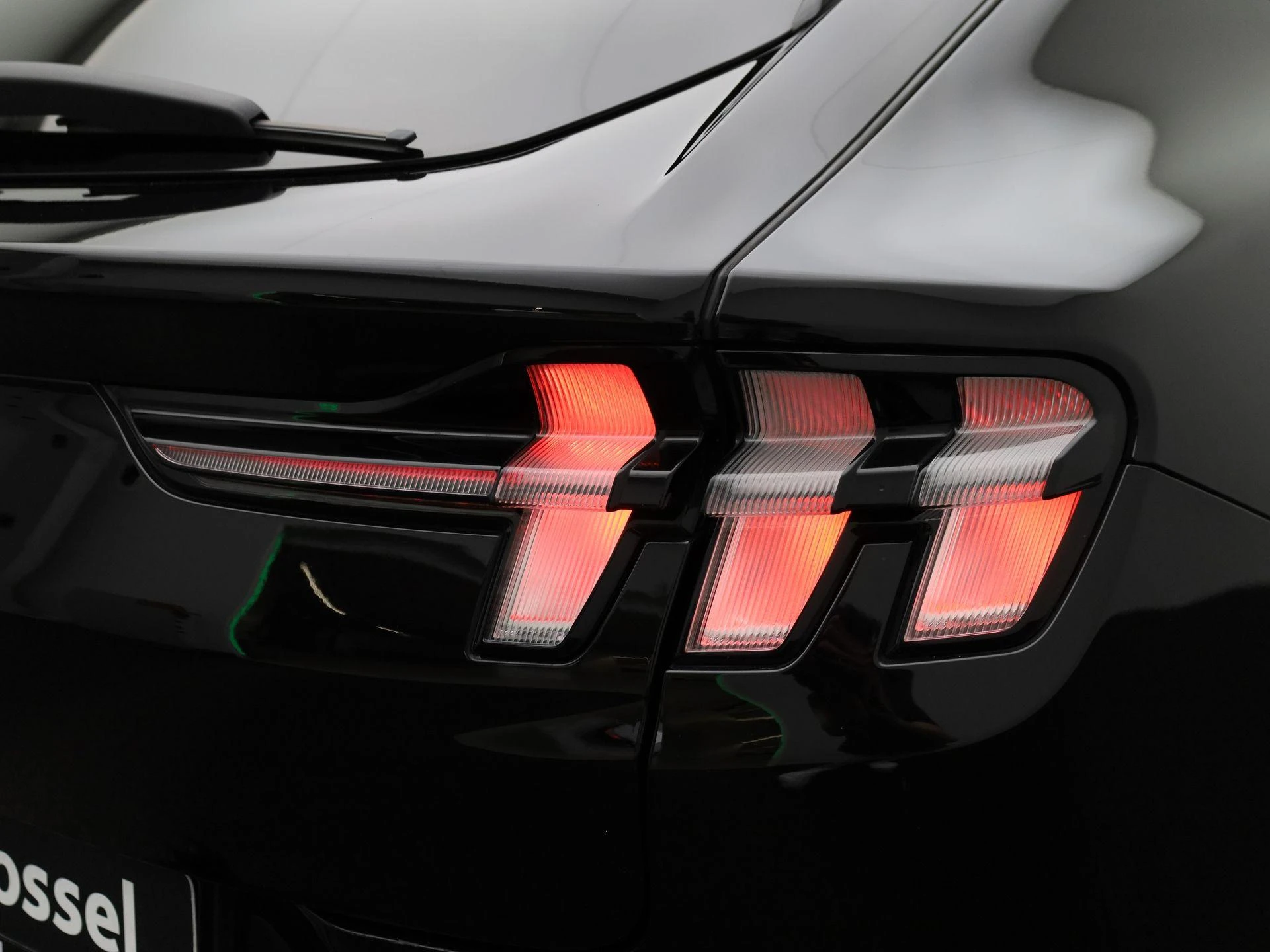 Ford-Mustang Mach-E-image-31