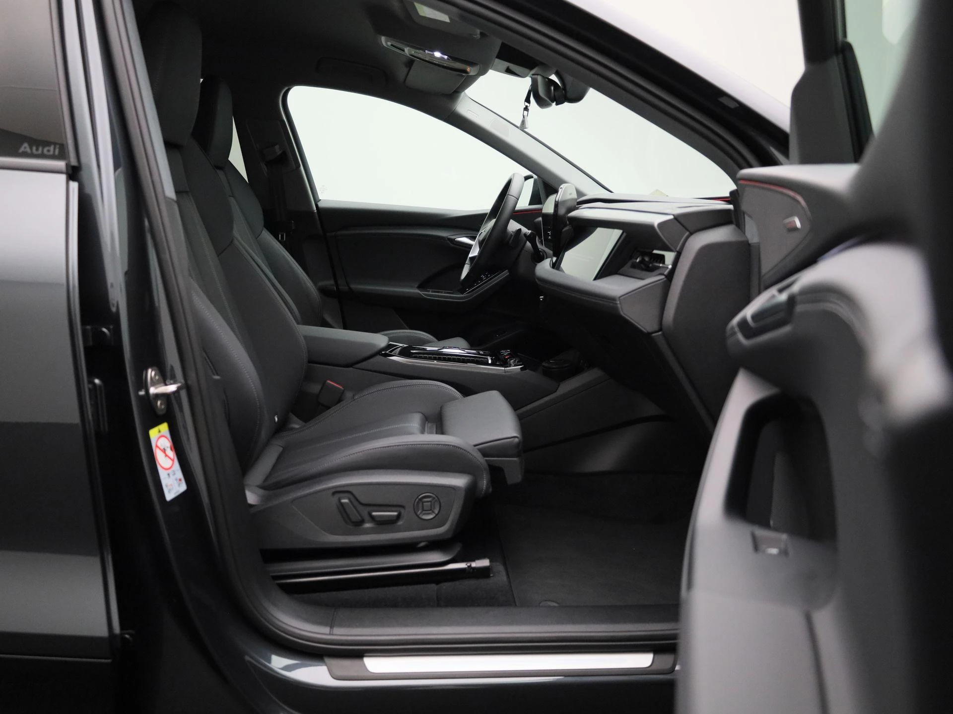 Audi-Q6 e-tron-image-42