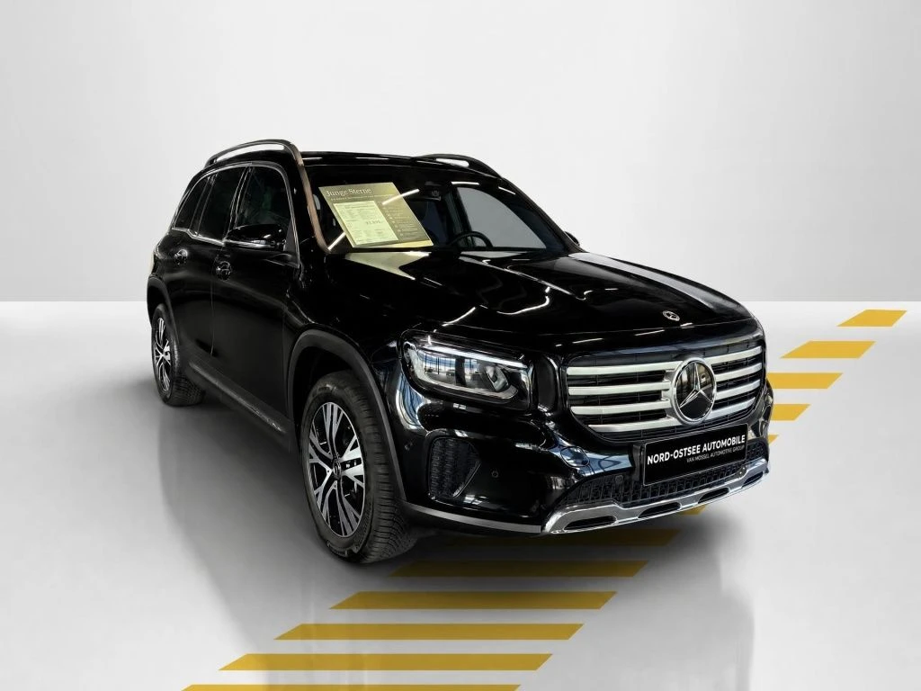 Mercedes-Benz-GLB 200 d-image-17