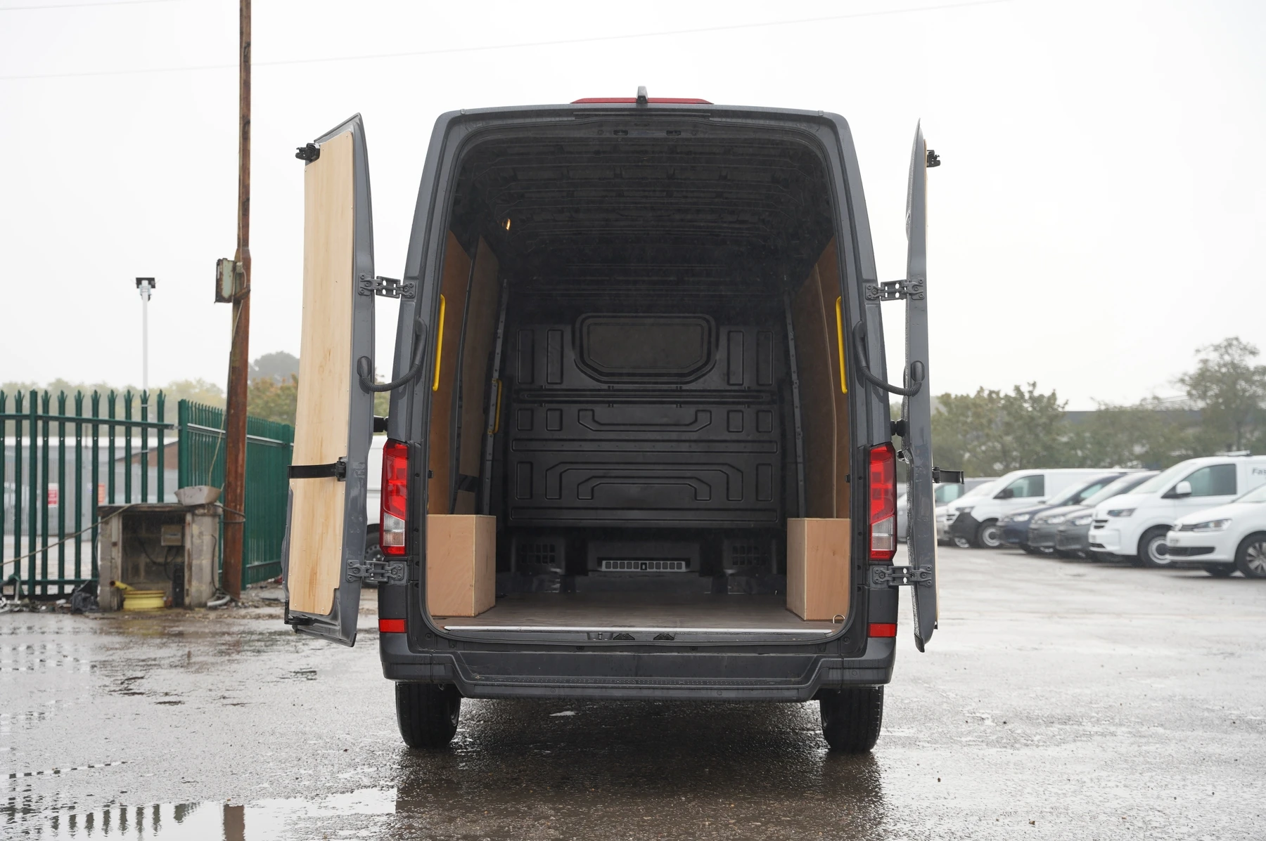 Volkswagen-Crafter-image-14
