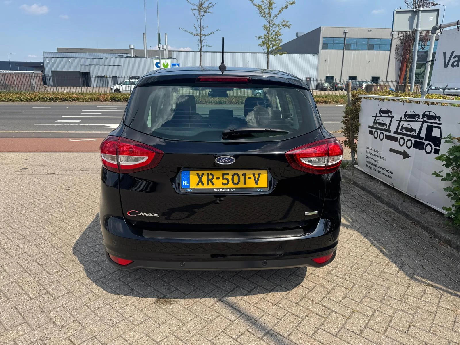 Ford-C-MAX-image-4