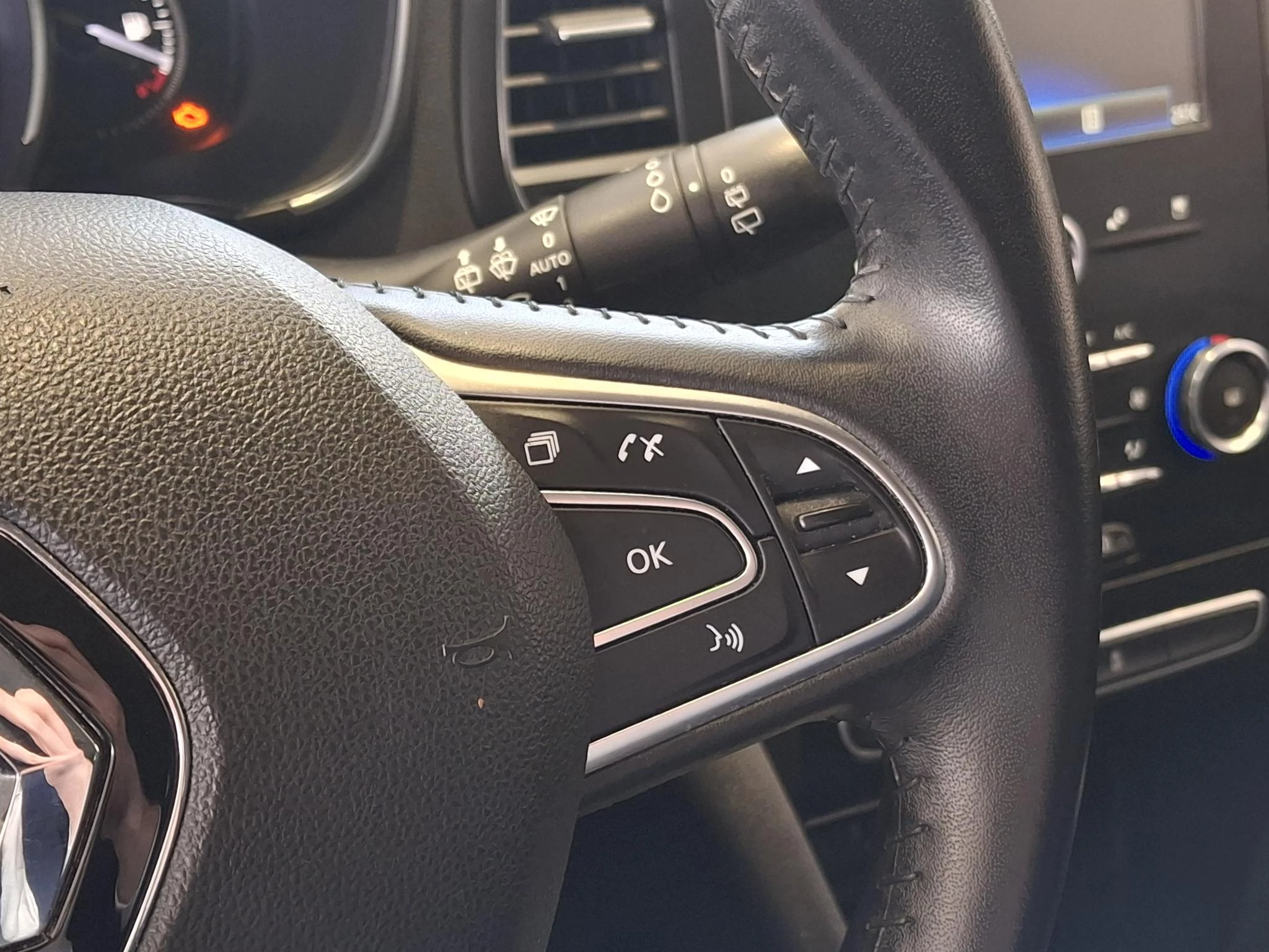 Renault-Mégane Estate-image-18