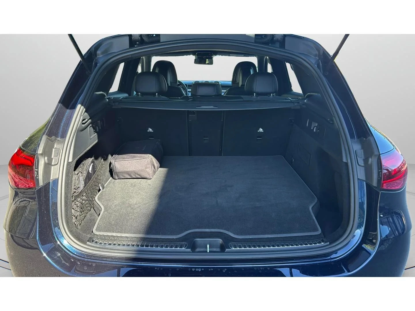 Mercedes-Benz-GLC-image-13