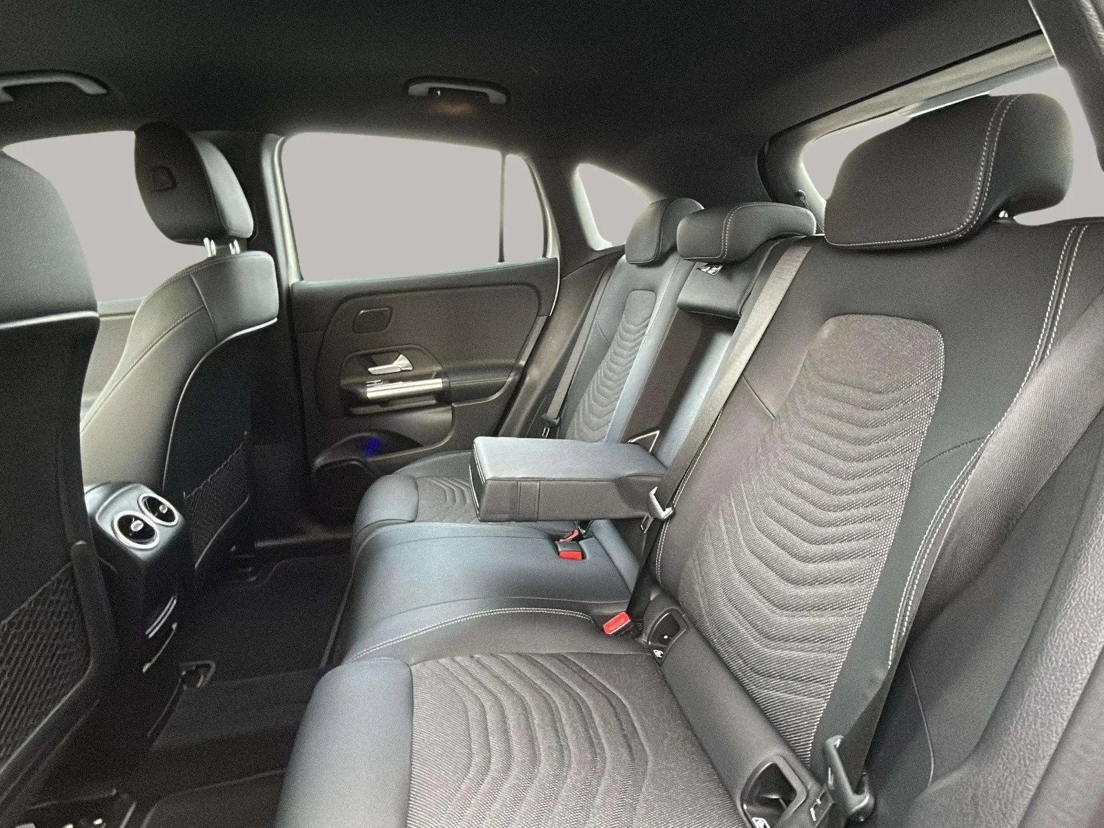 Mercedes-Benz-EQA-image-19