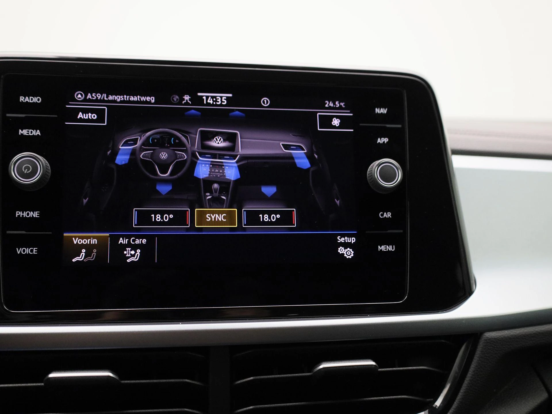 Volkswagen-T-Roc-image-22