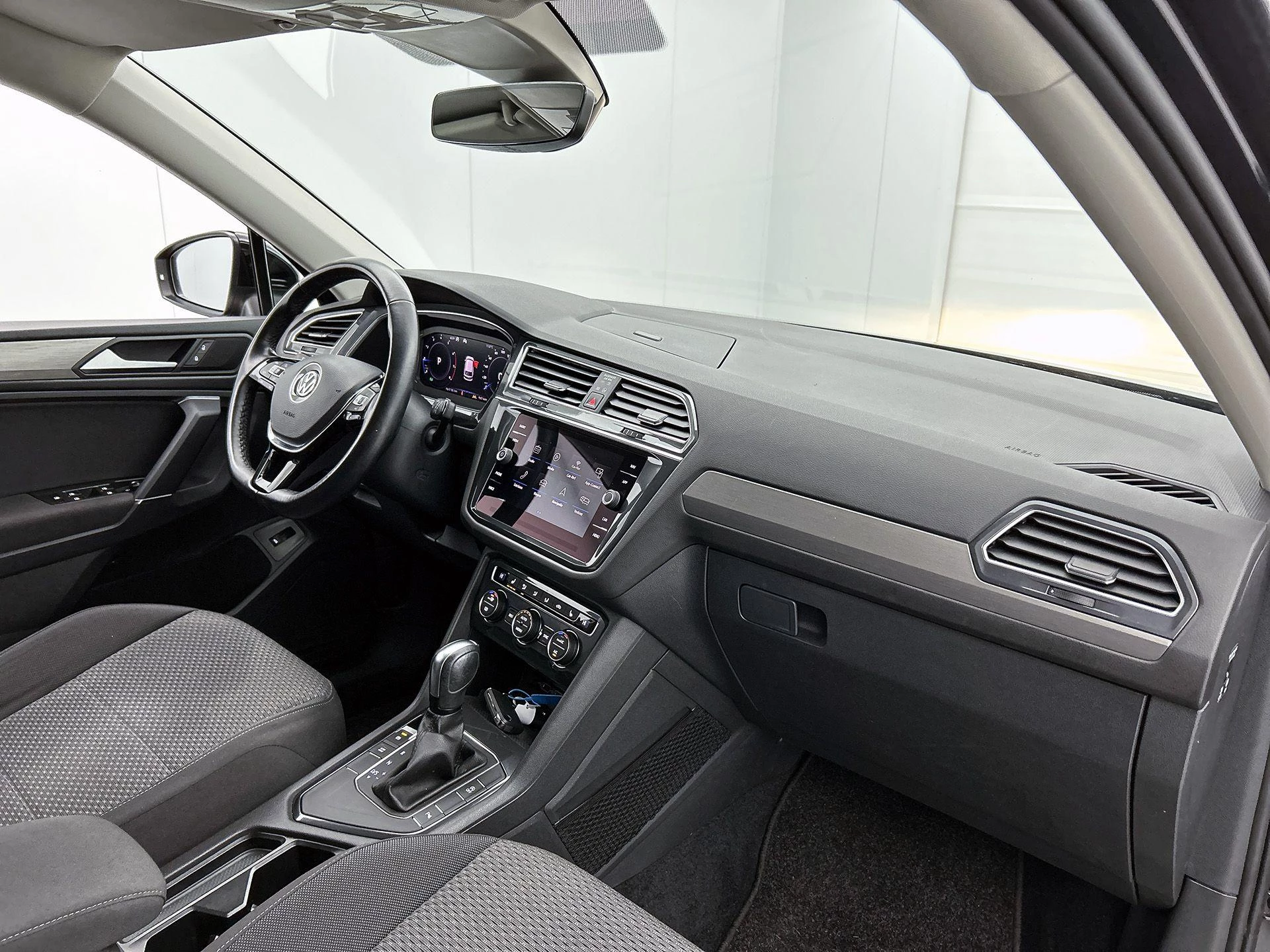 Volkswagen-Tiguan Allspace-image-20
