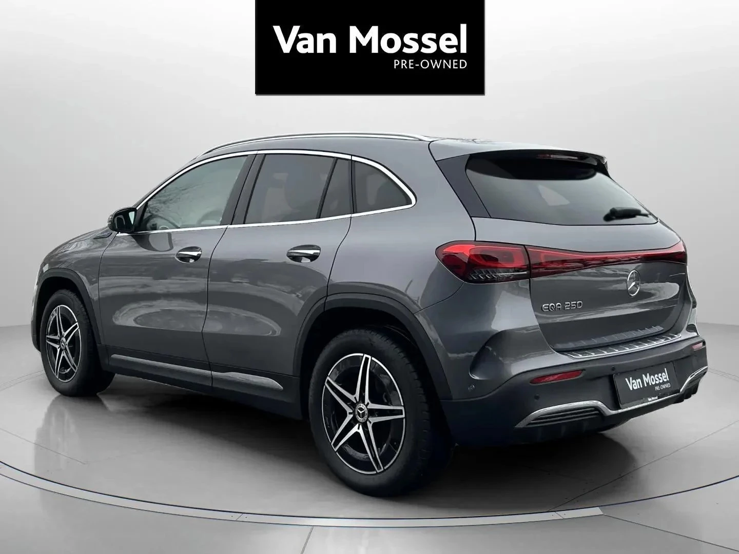 Mercedes-Benz-EQA-image-6