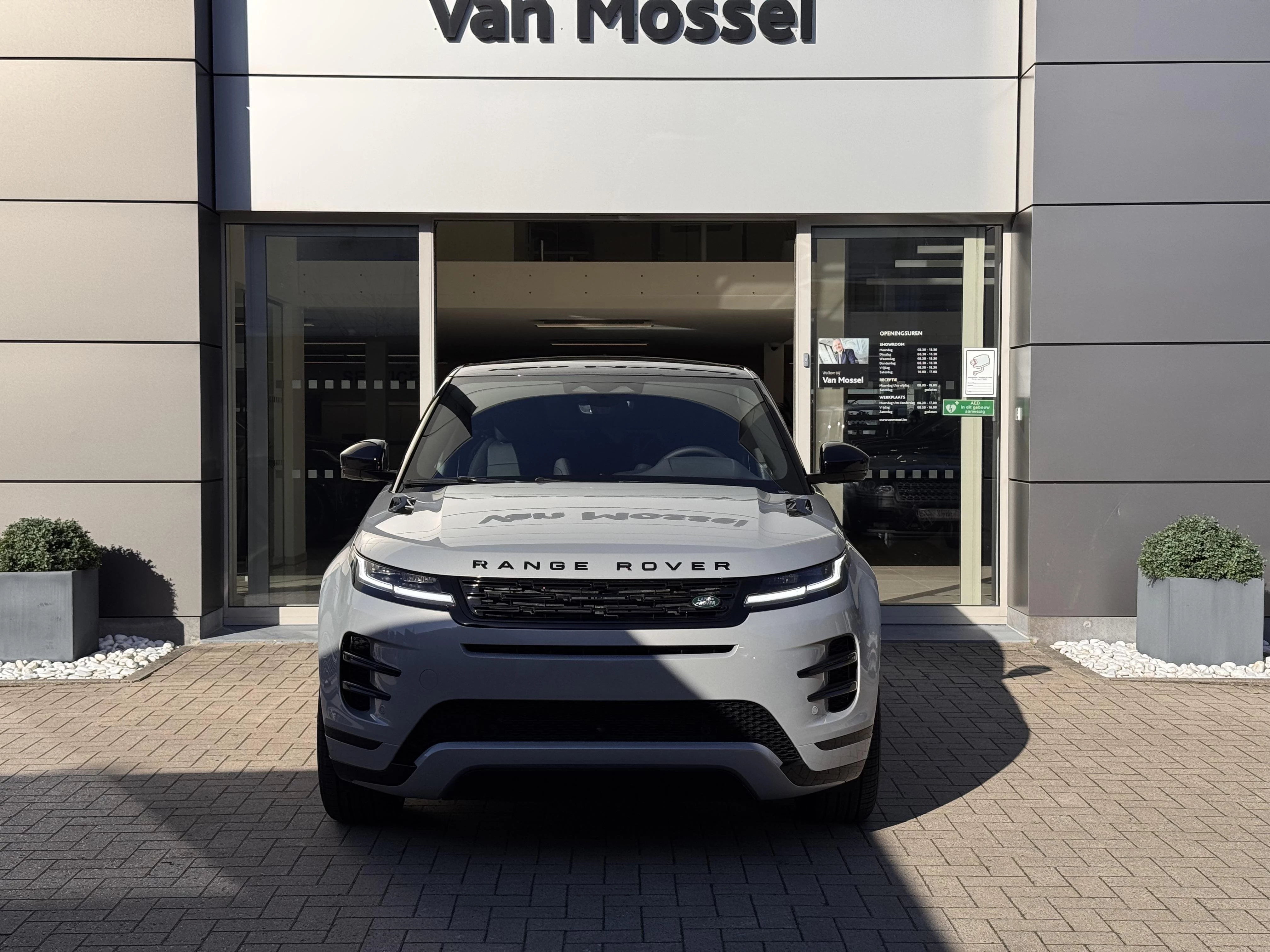 Land Rover Range Rover Evoque P270e Dynamic SE AWD Auto. 26MY