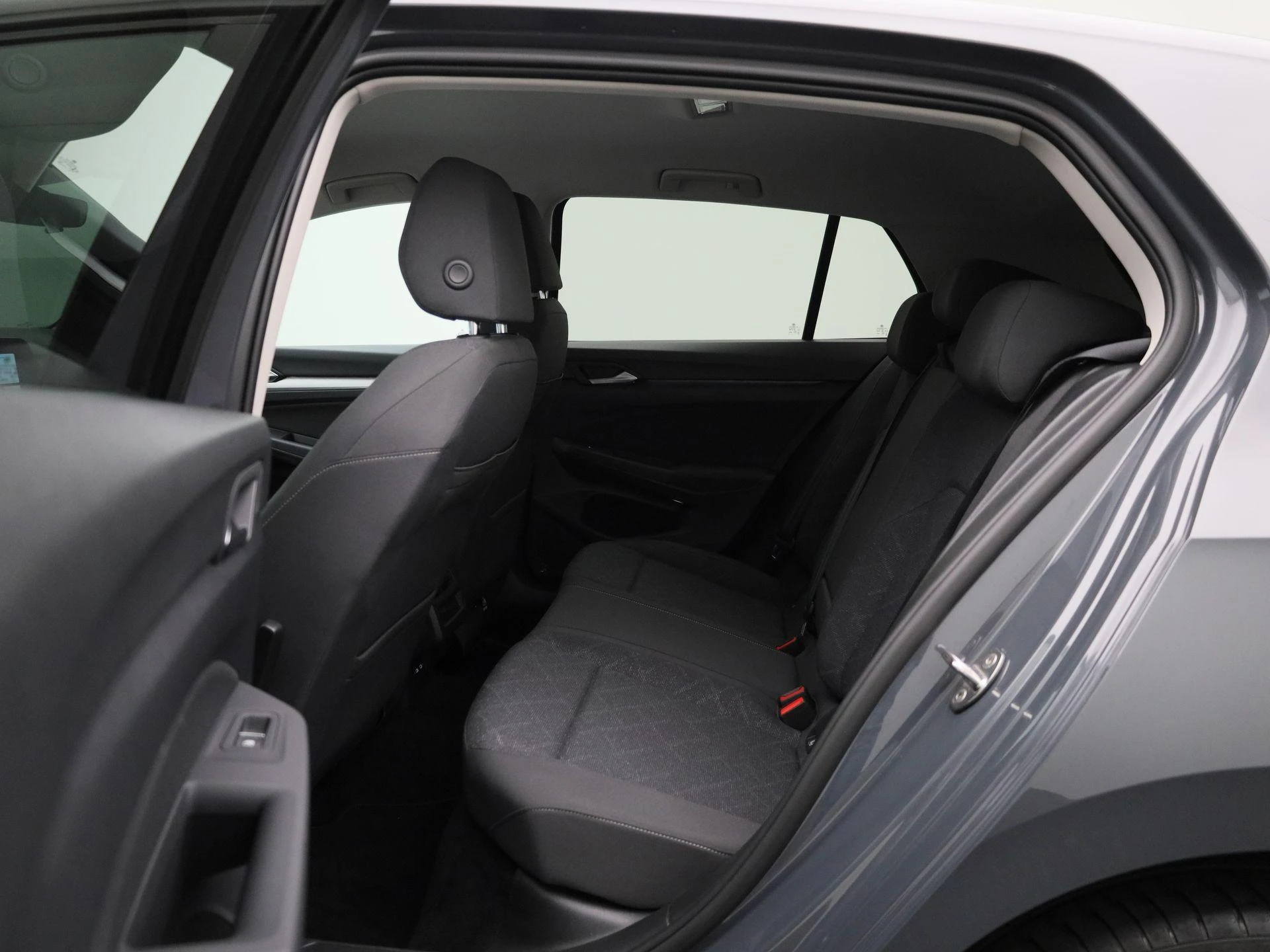 Volkswagen-Golf-image-9