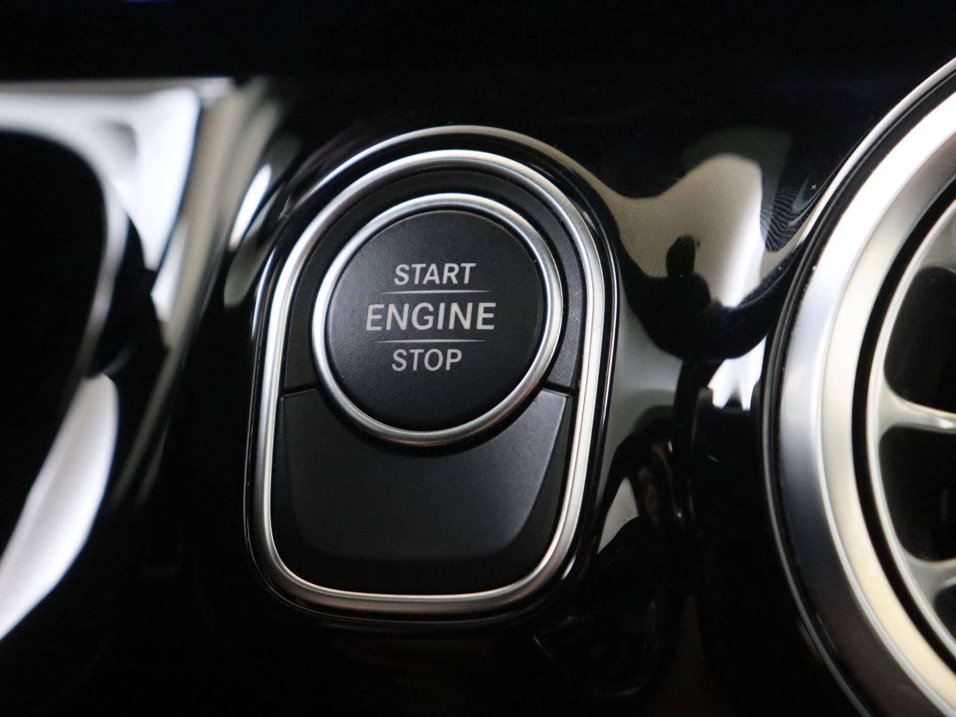 Mercedes-Benz-B-Klasse-image-21