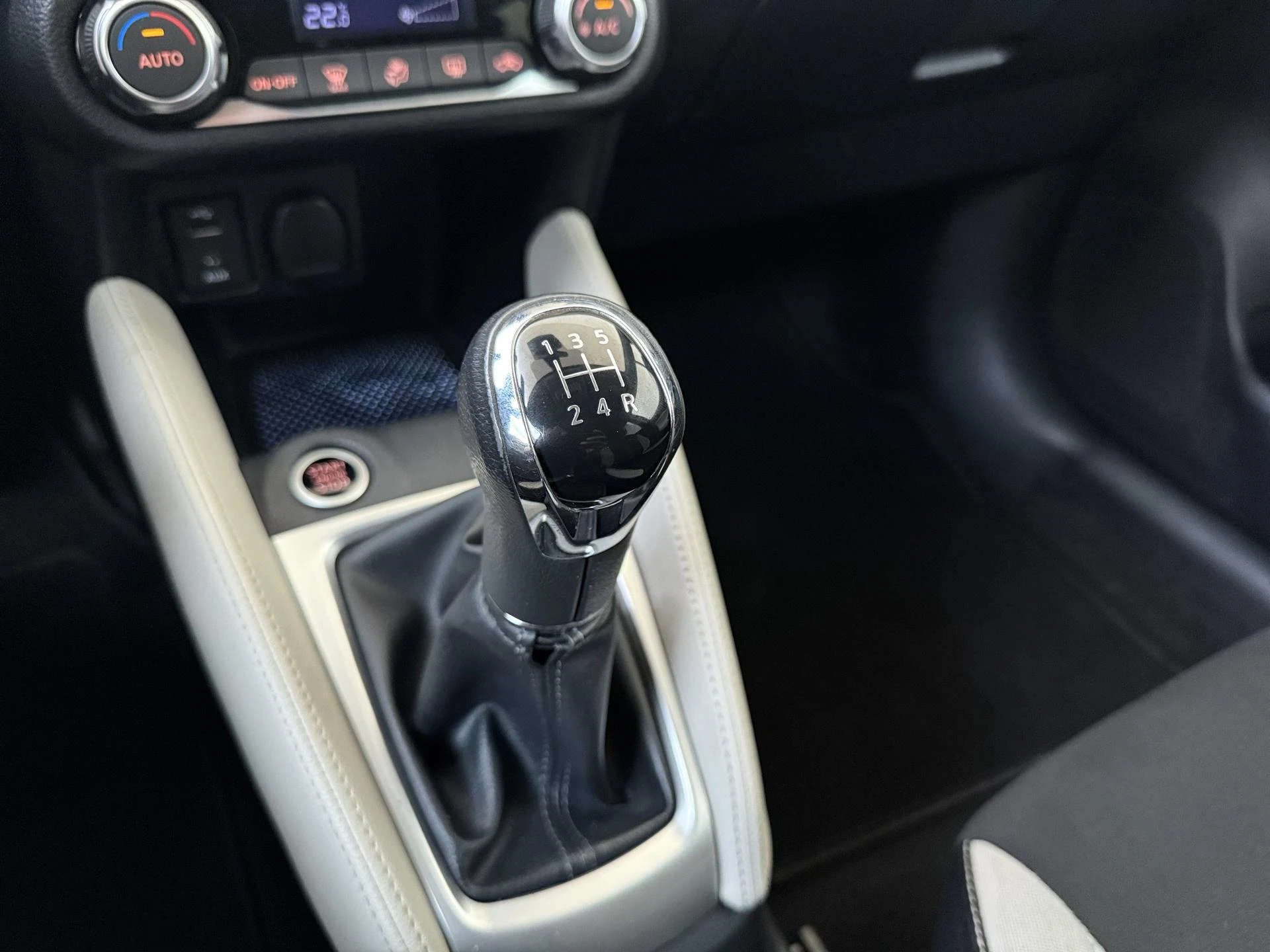 Nissan-Micra-image-13