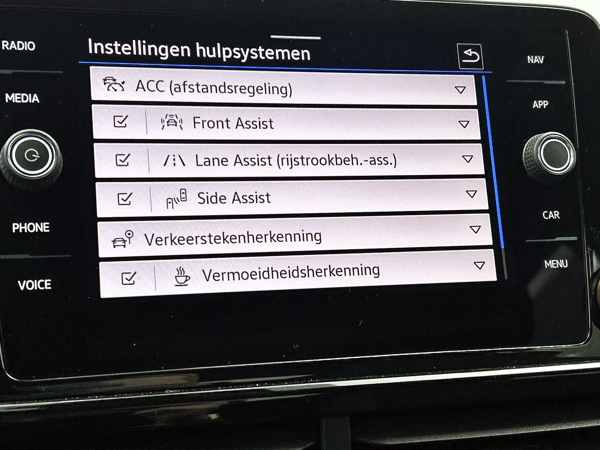 Volkswagen T-Roc 1.0 TSI R-Line | 110 PK