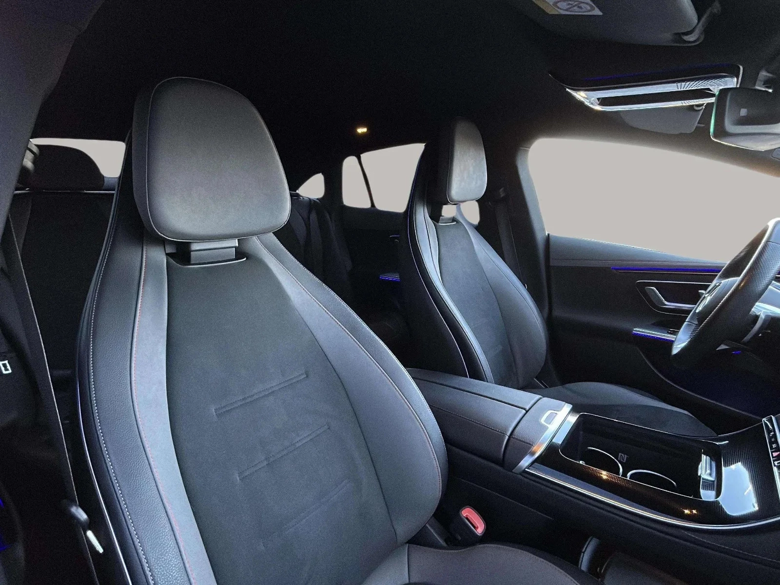 Mercedes-Benz-EQE-image-9