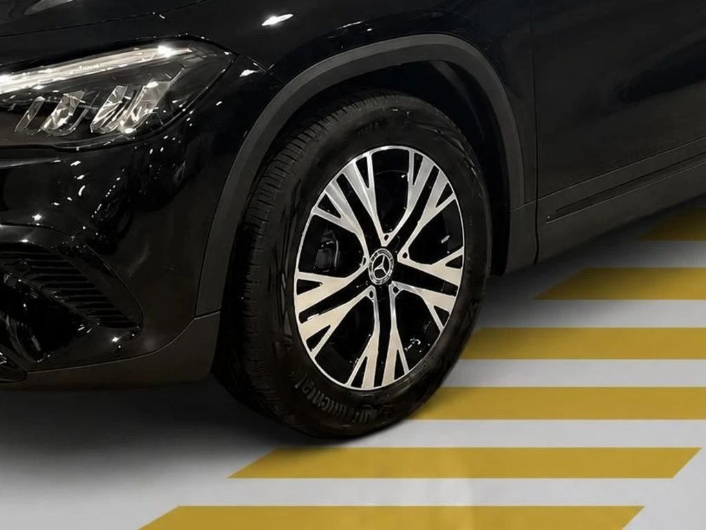 Mercedes-Benz-GLA 200 d-image-5
